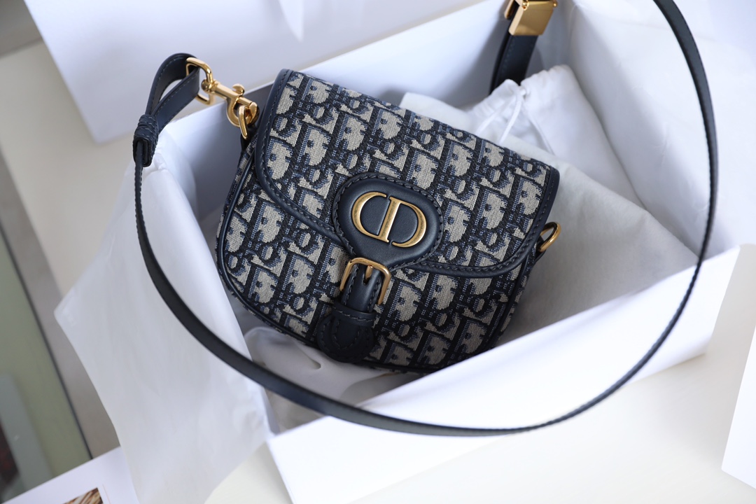 TÚI DIOR BOBBY MINI