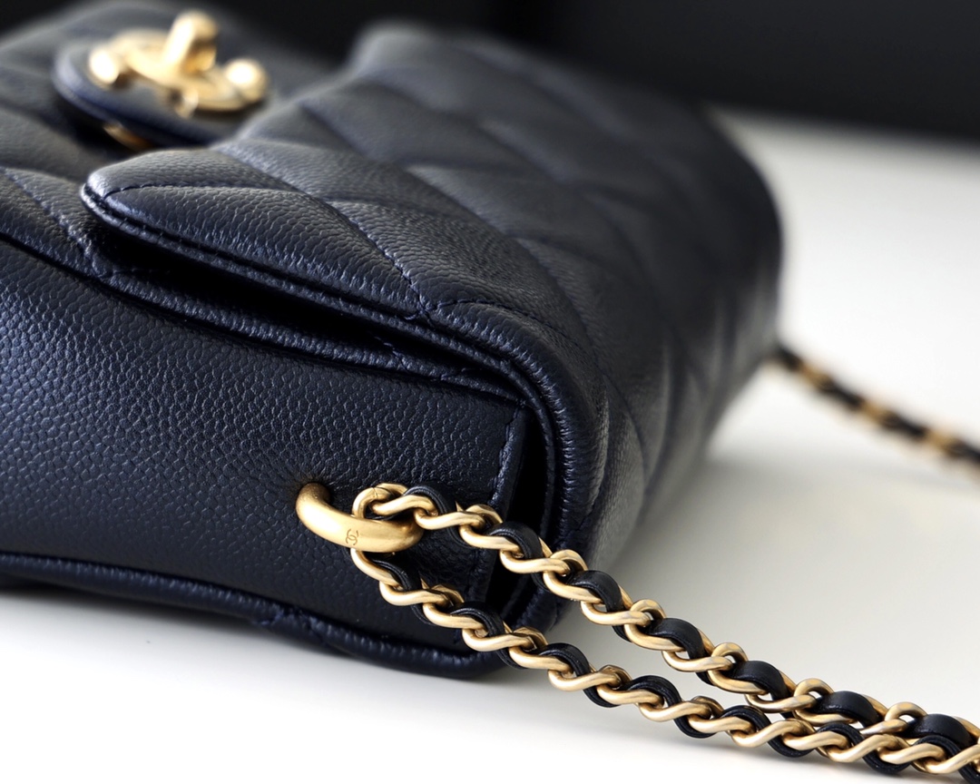 Túi Xách Chanel Flap Màu Đen AS2855