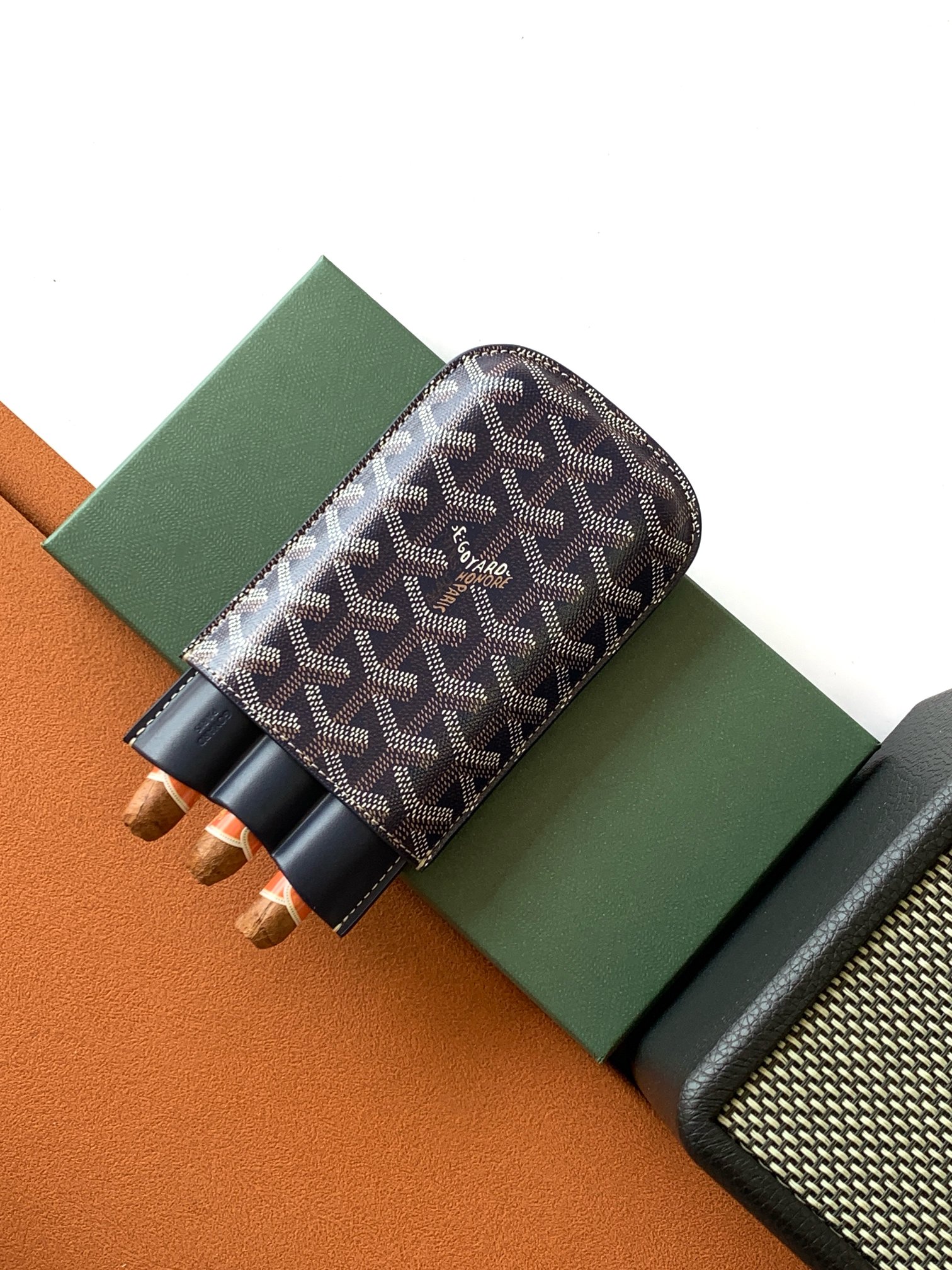 GOYARD CHURCHILL 8213 (BLACK)