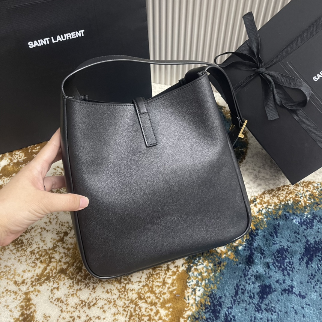LE 57 HOBO 713938 (Black)