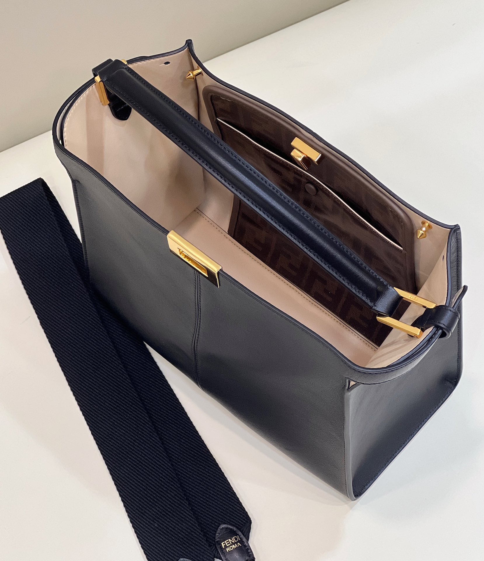 TÚI XÁCH NỮ FENDI 304S