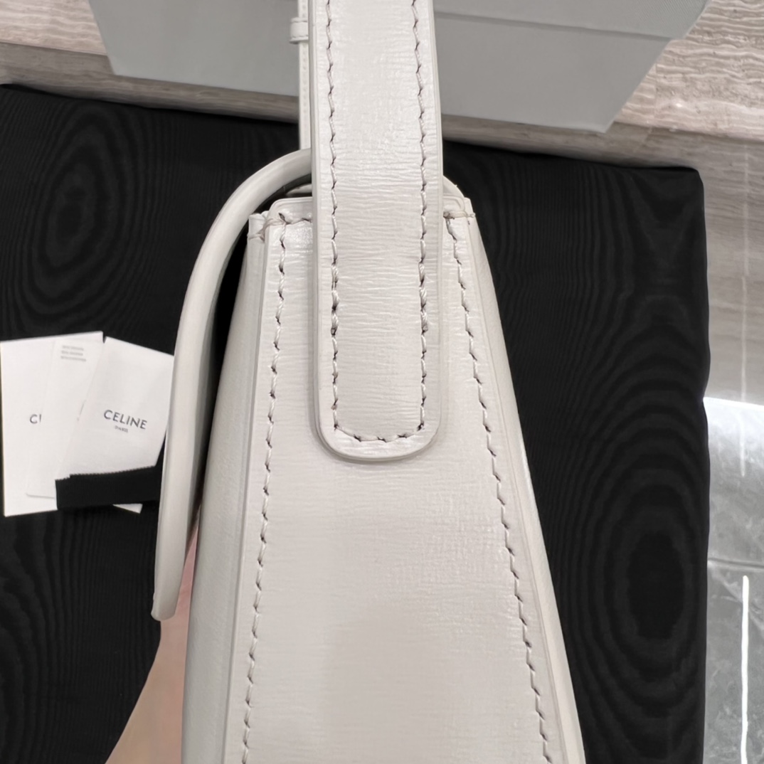 Túi Xách Celine Lola Triomphe 115532 Màu Trắng 