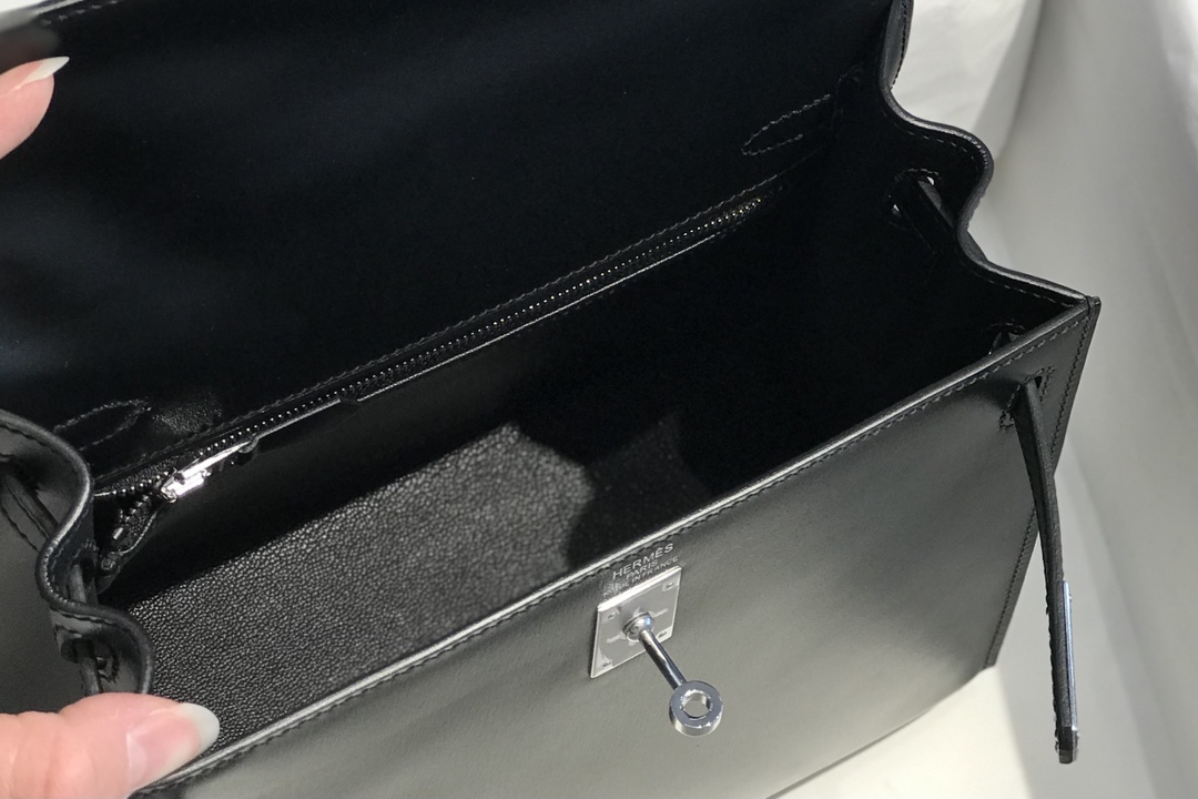 Túi xách hermes kelly box màu đen 