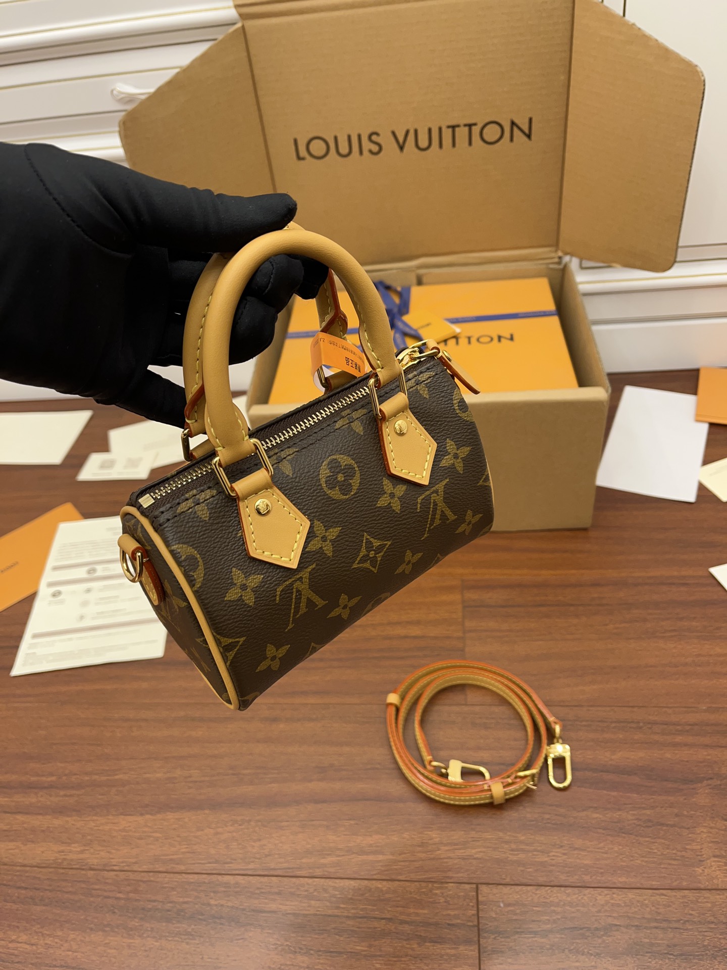 Túi xách Louis Vuitton Nano SpeedyM81085