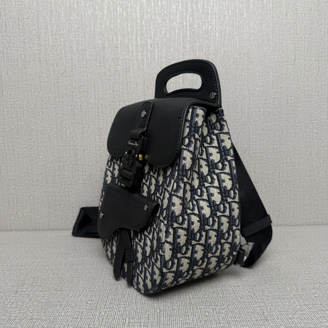 Túi đeo chéo Nam Dior Oblique 9224 màu trắng 