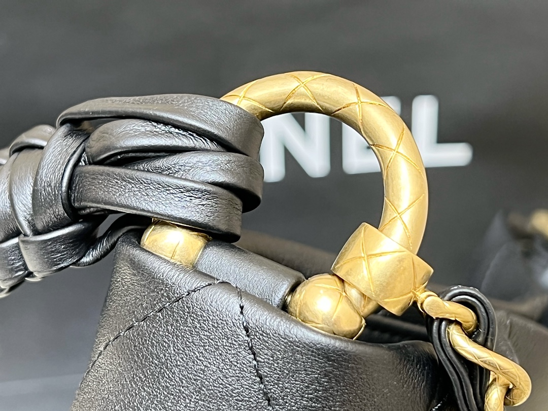 Túi Xách Chanel AP4210 Màu Đen 