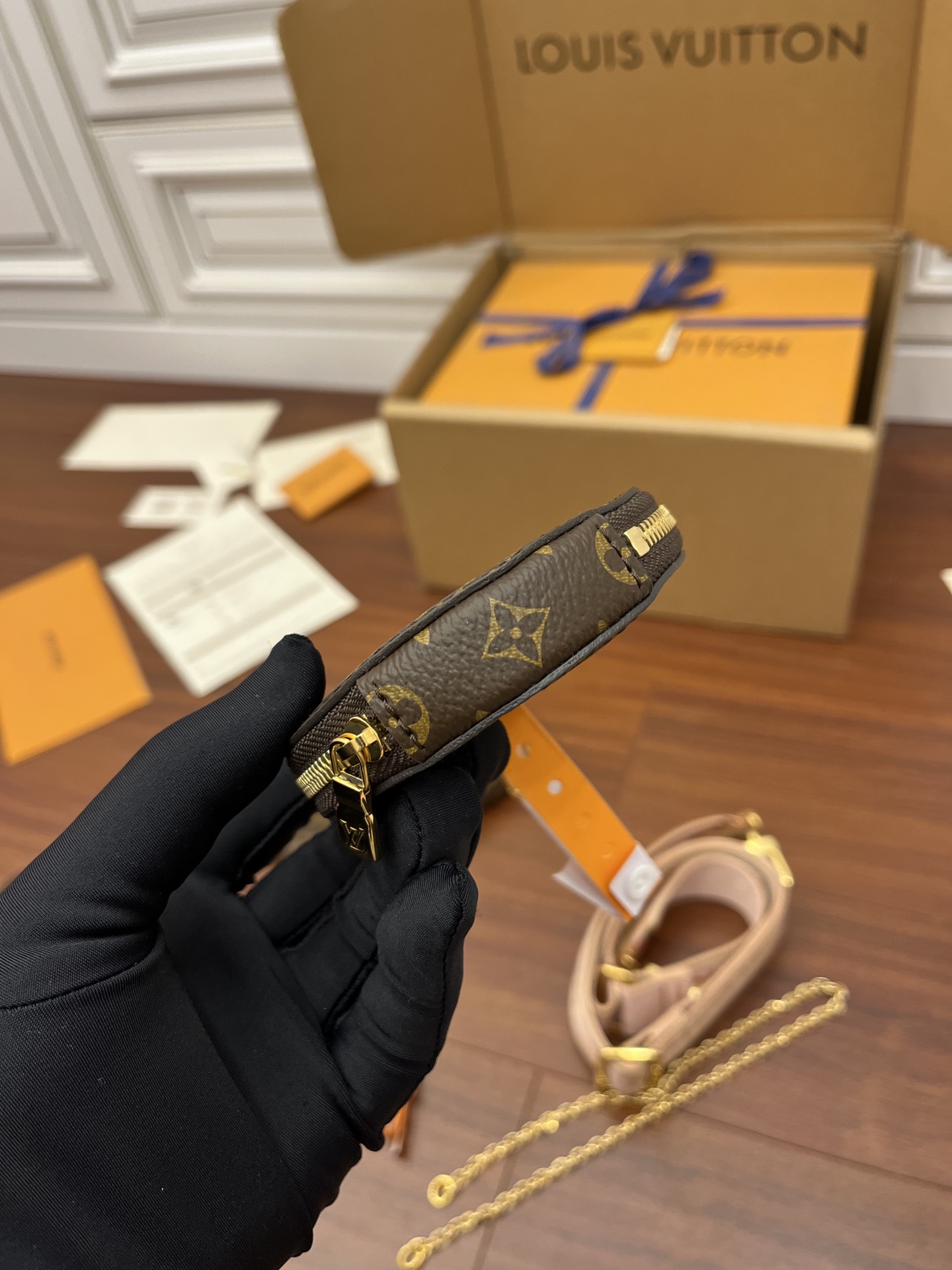 Túi Đeo Chéo Nữ Louis Vuitton LV Multi Pochette Accessoires M44840 Màu Nâu Dây Hồng