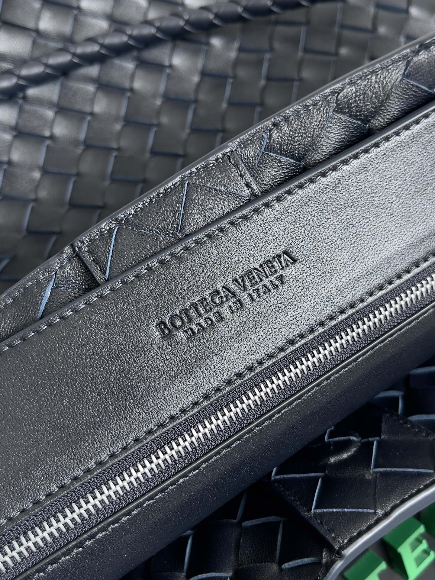 Túi xách nữ bottega veneta màu đen 743575