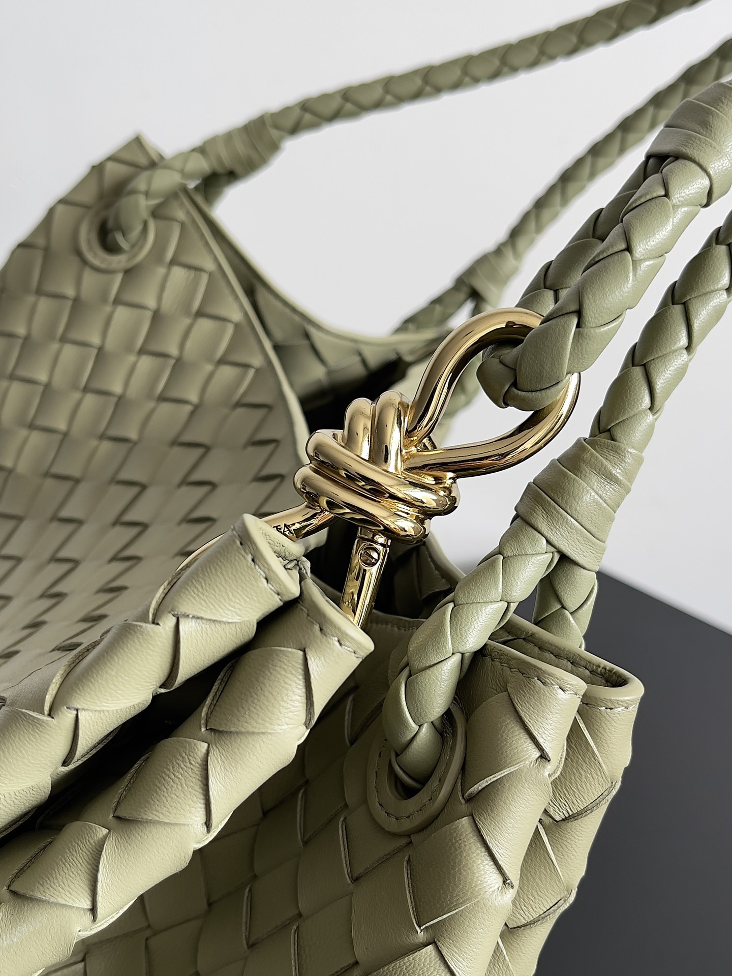 Túi xách nữ bottega veneta màu rêu 796571