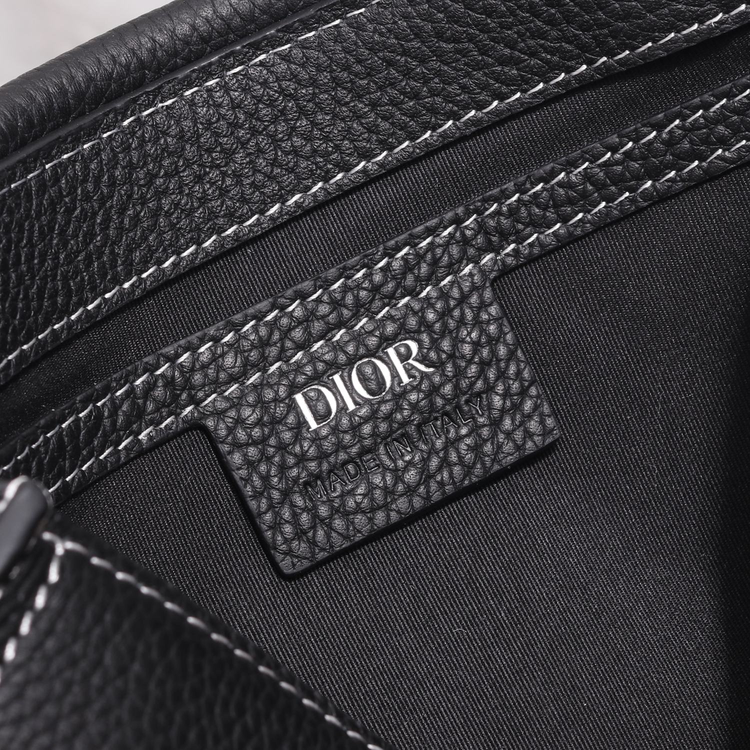 Túi Xách Nam Dior Oblique Màu Đen80015
