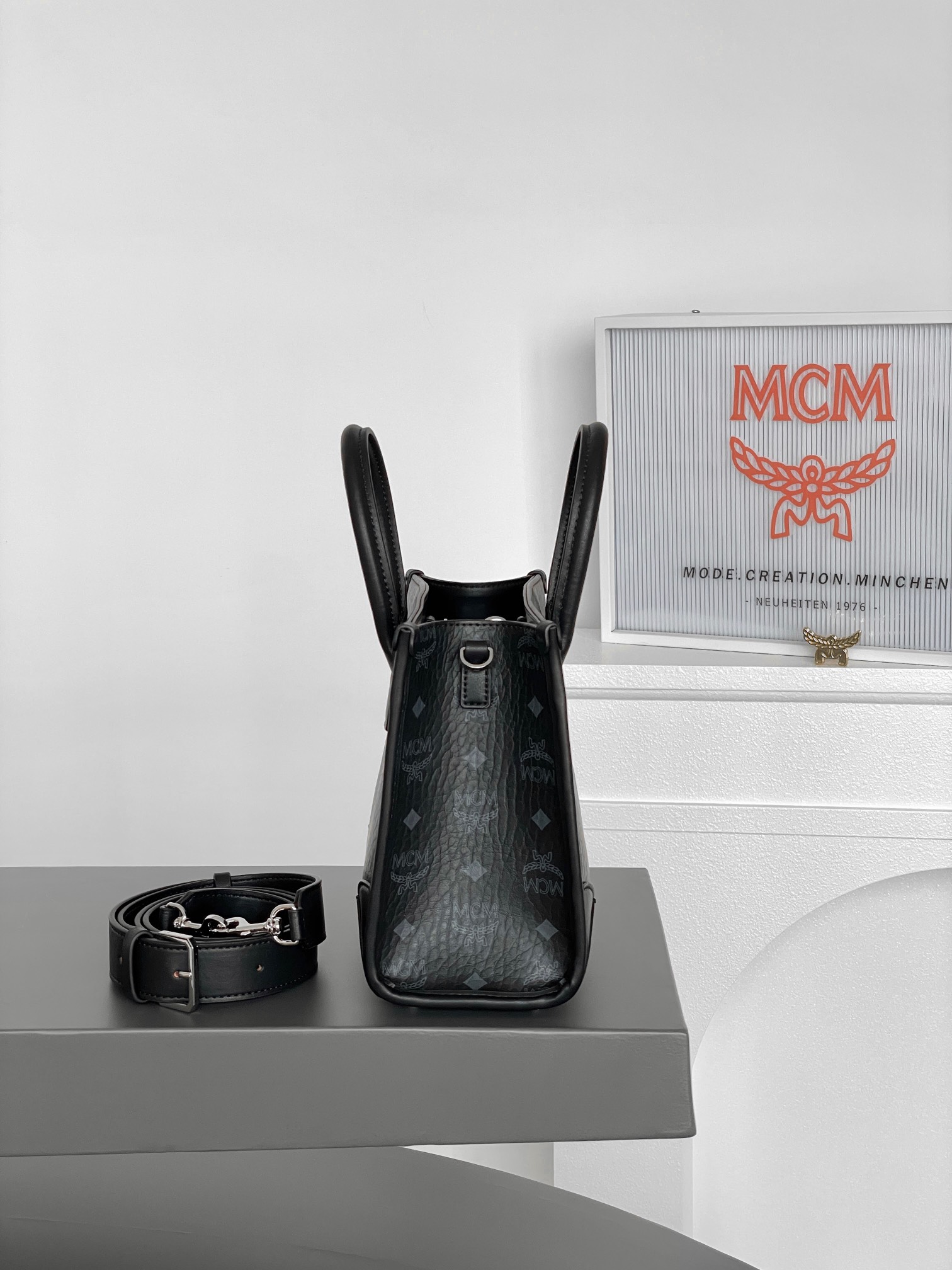 MCM MUNCHEN VISETOS 7BK001 (BLACK)
