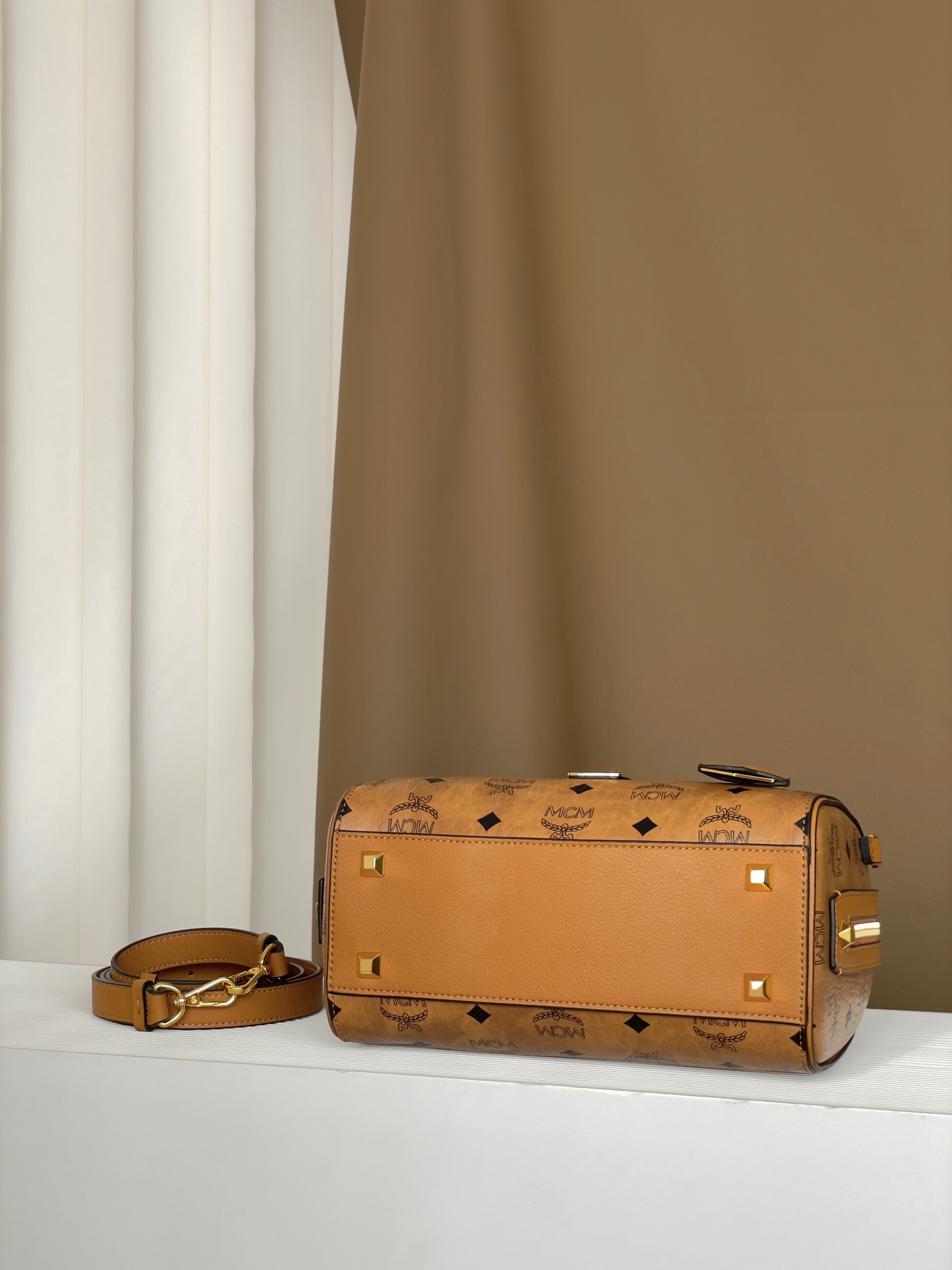 MCM AREN VISETOS 03CO001 (BROWN)