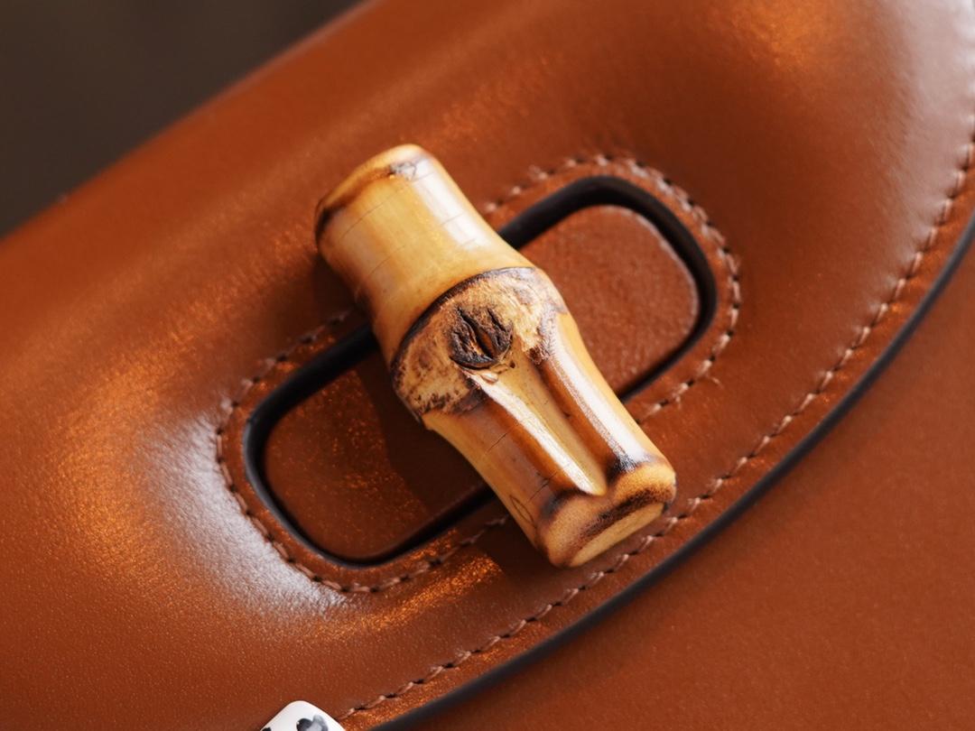 Túi Xách Nữ Gucci Bamboo 1947 686864 Màu Nâu
