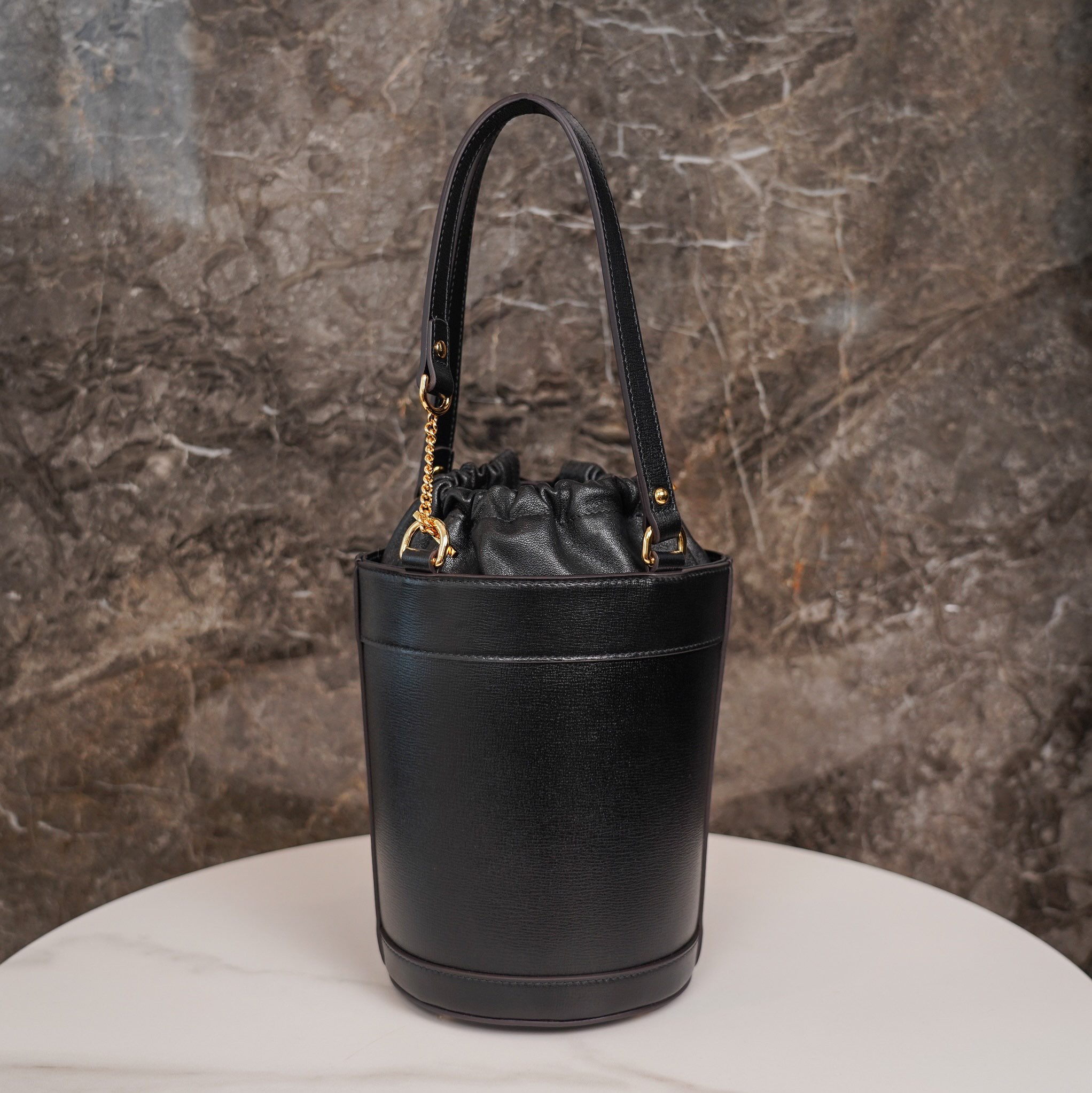 GG Supreme 637115 (Black) 