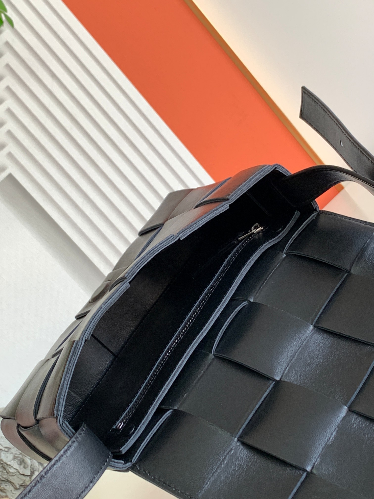 Bottega Veneta Cassette Màu Đen 