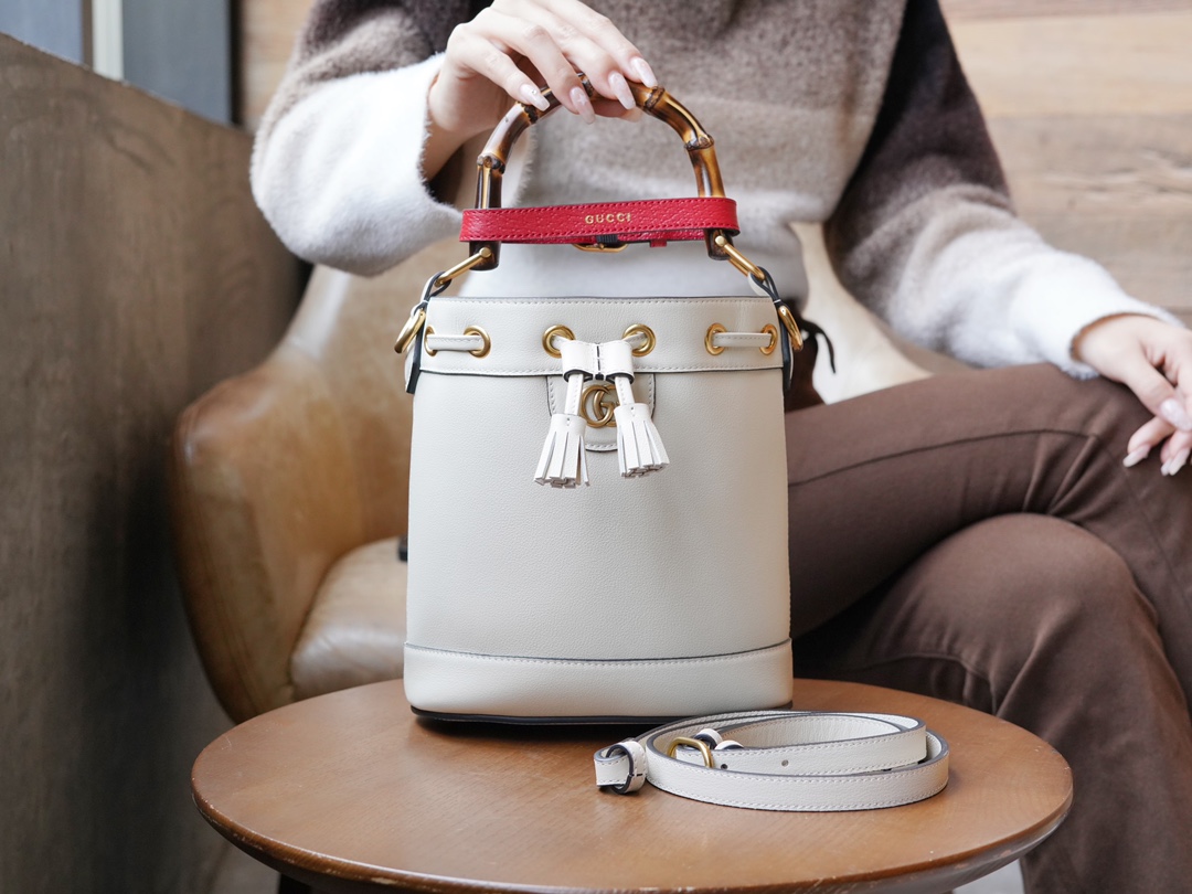 Diana 724667 (White)