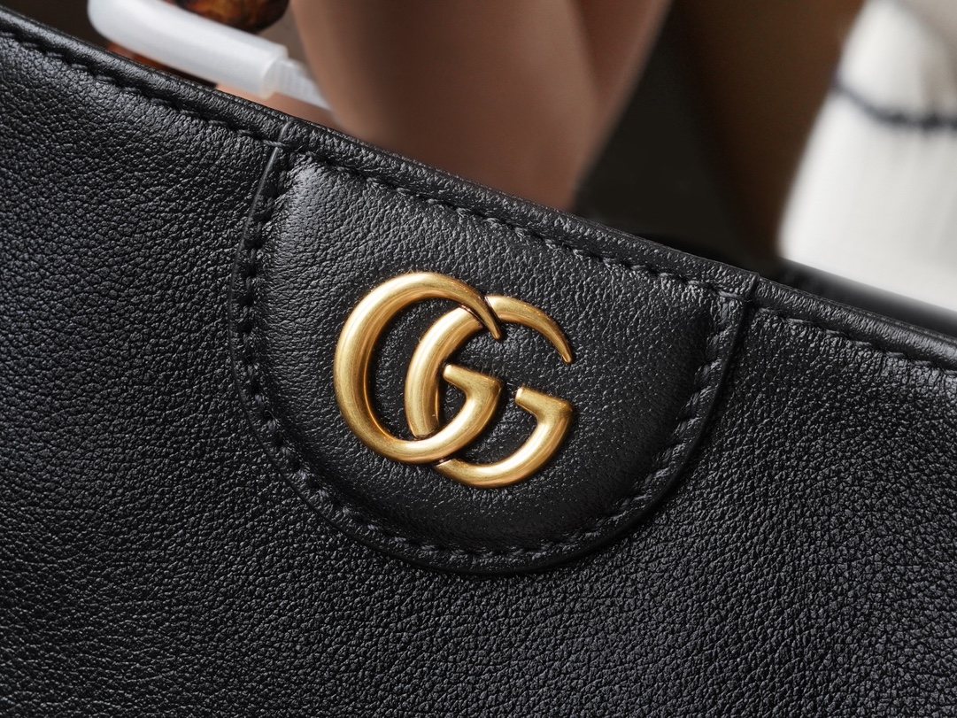 Sac à épaule Gucci Diana taille moyenne 746124 (Black)