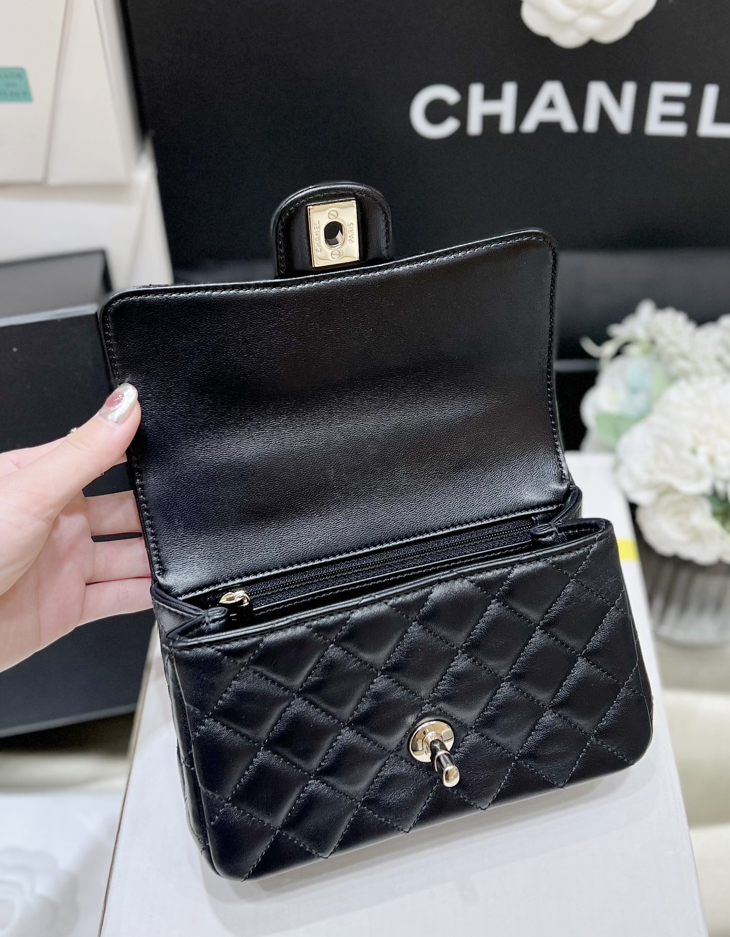 Túi Xách Chanel AP4023 Màu Đen 