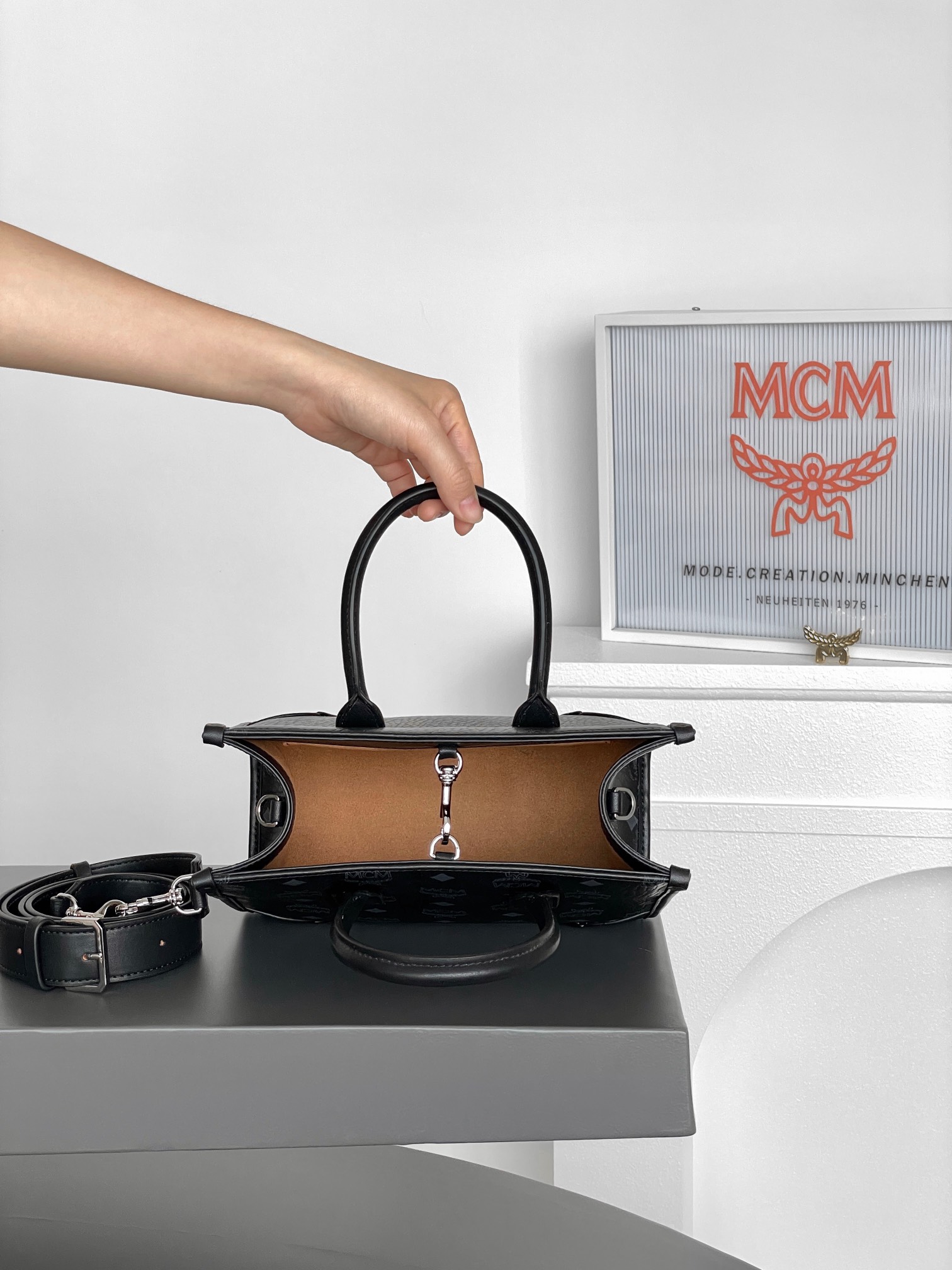 MCM MUNCHEN VISETOS 7BK001 (BLACK)