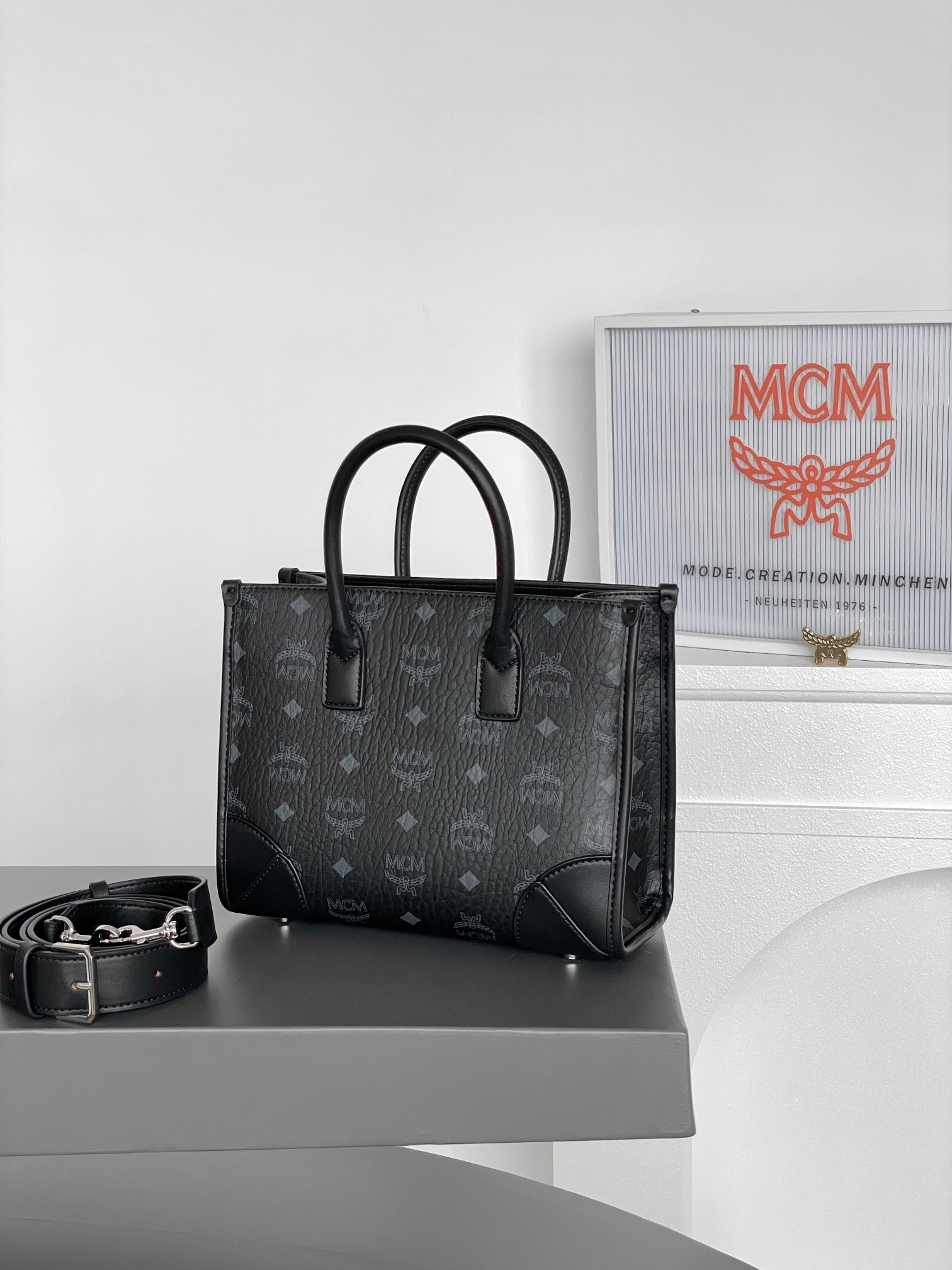 MCM MUNCHEN VISETOS 7BK001 (BLACK)