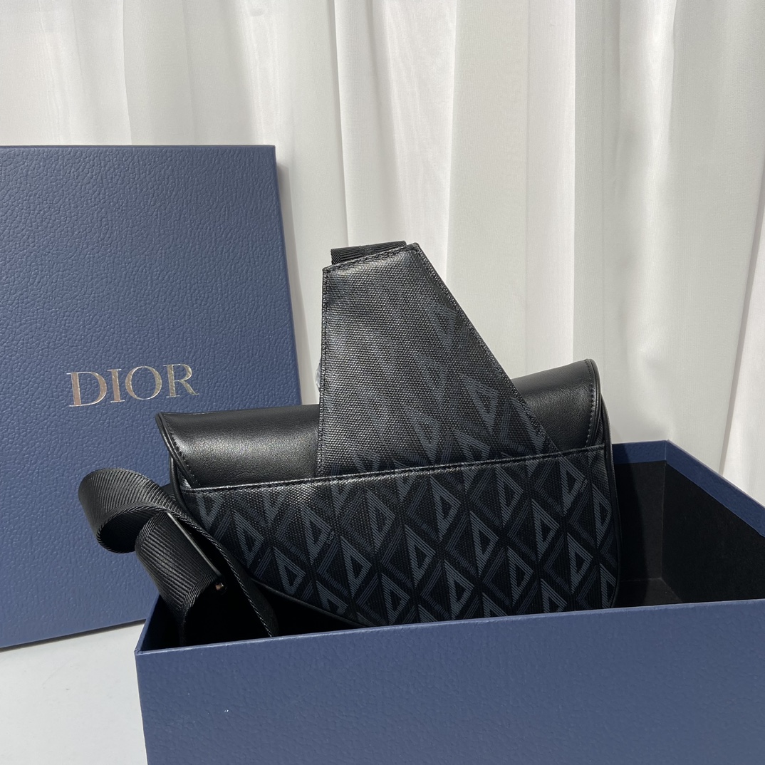 Túi Xách Dior Nam Diamond Màu Đen 9922