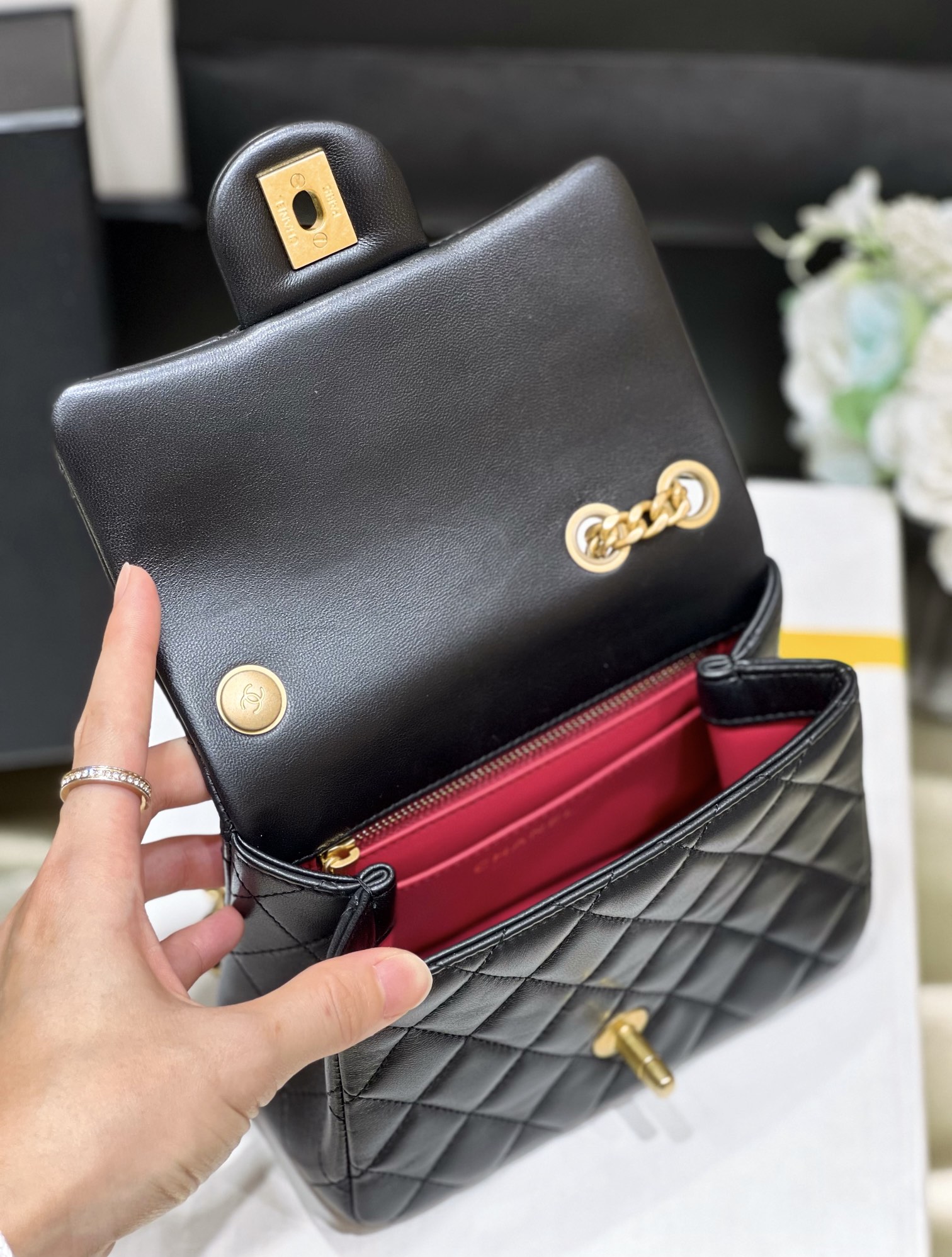 Túi Xách Chanel AS4040 Màu Đen