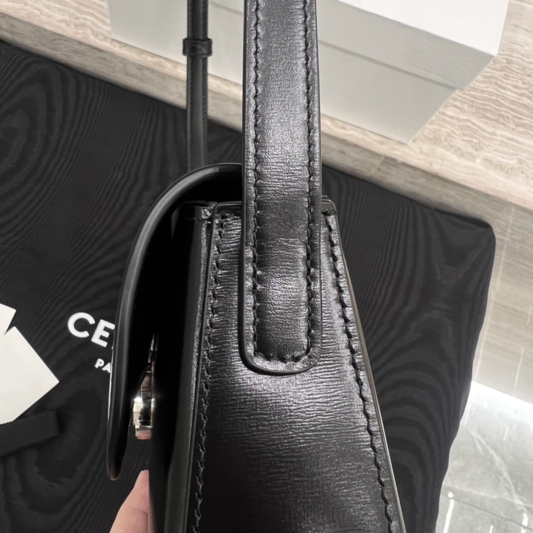 Túi Xách Celine Lola Triomphe 115532 Màu Đen 