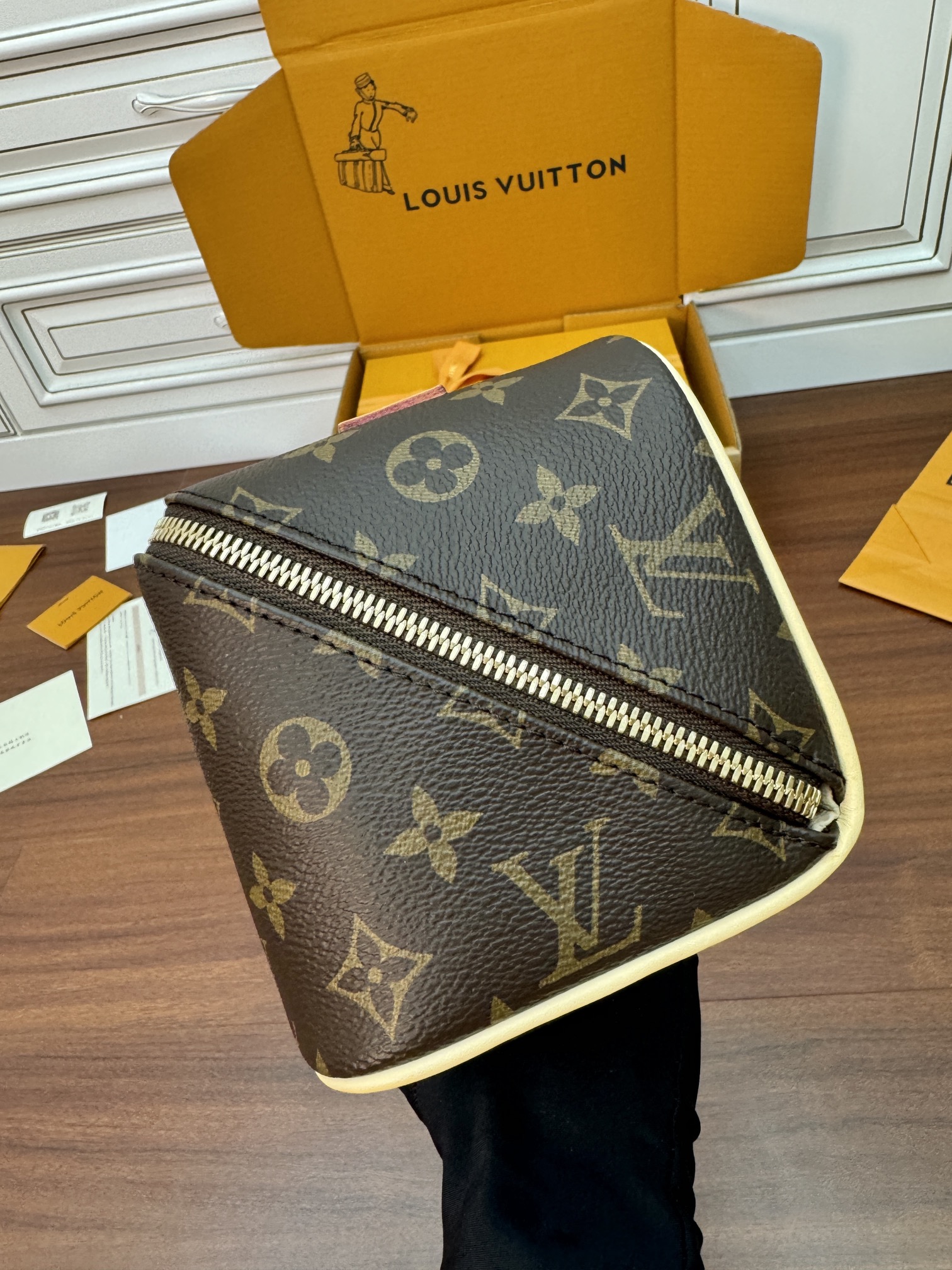 Trousse de toiletteM11750