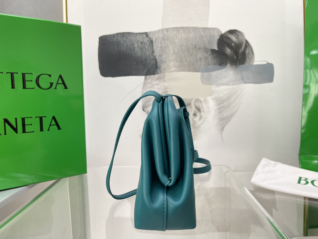 Bottega Veneta Poin Màu Xanh Dương 