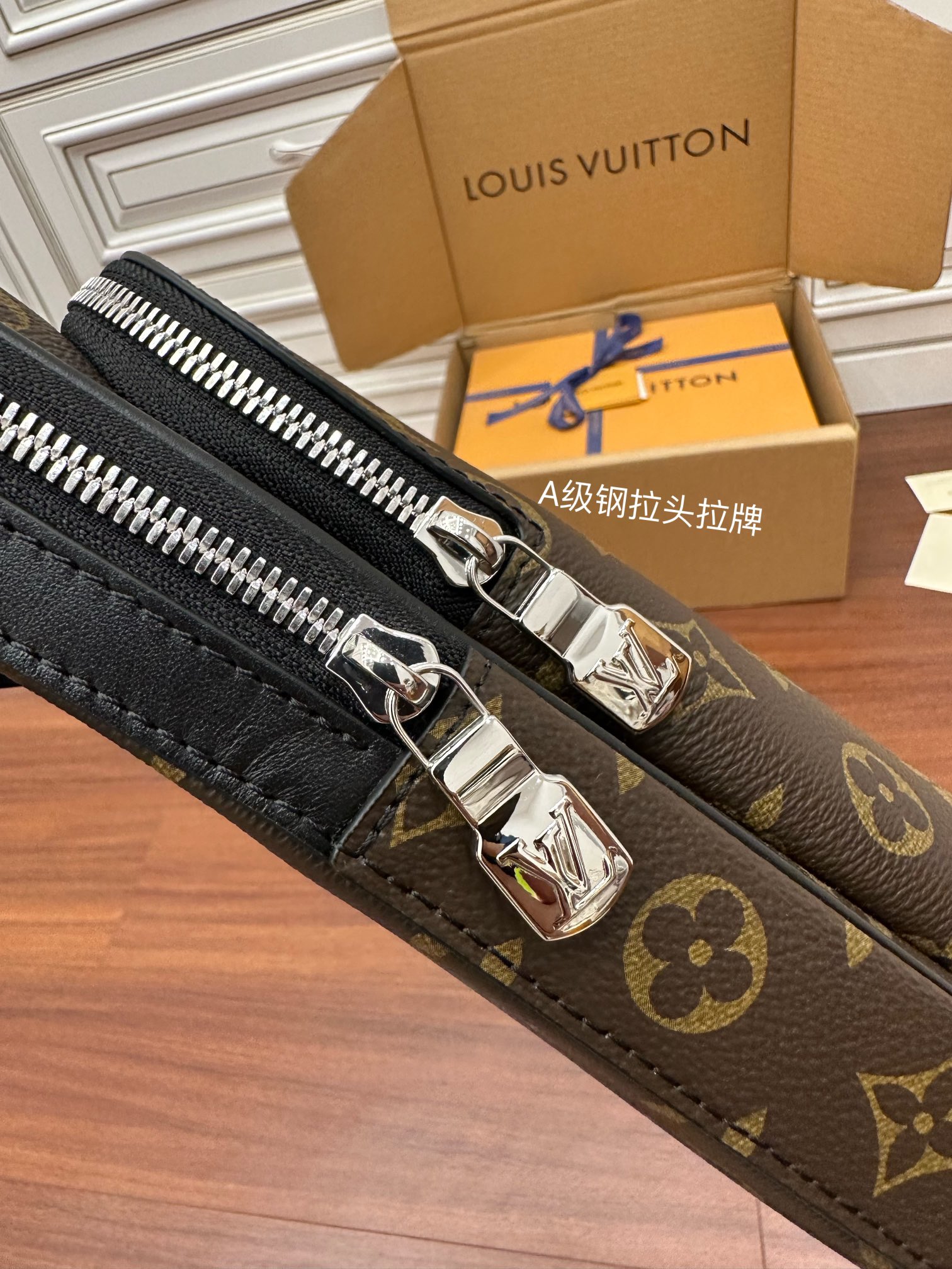 Túi Nam Sac Avenue slingbag NM m46327 Nâu Đen 