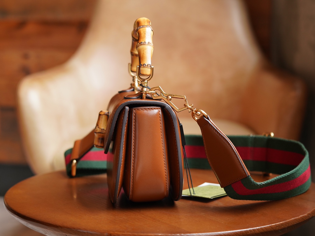 Túi Xách Nữ Gucci Bamboo 1947 686864 Màu Nâu
