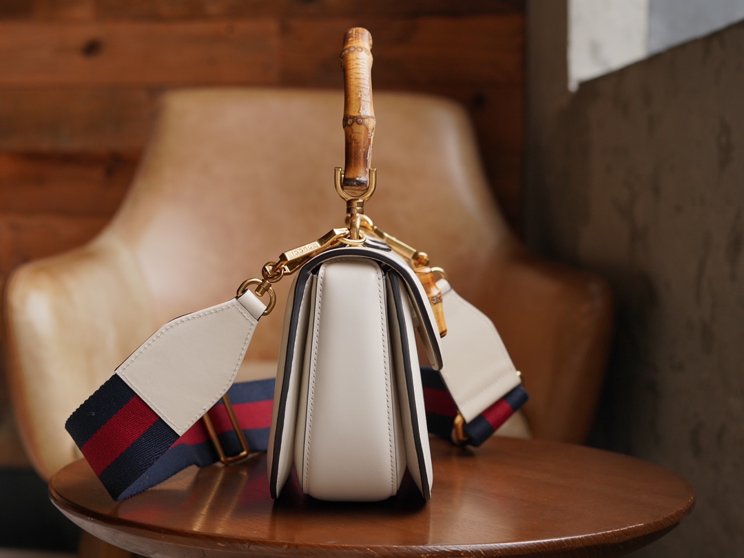 Túi Xách Nữ Gucci Bamboo 1947 686864 Màu Trắng