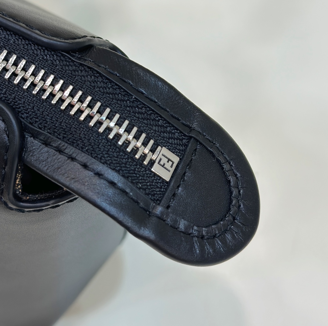 TÚI XÁCH NỮ FENDI 8570C 