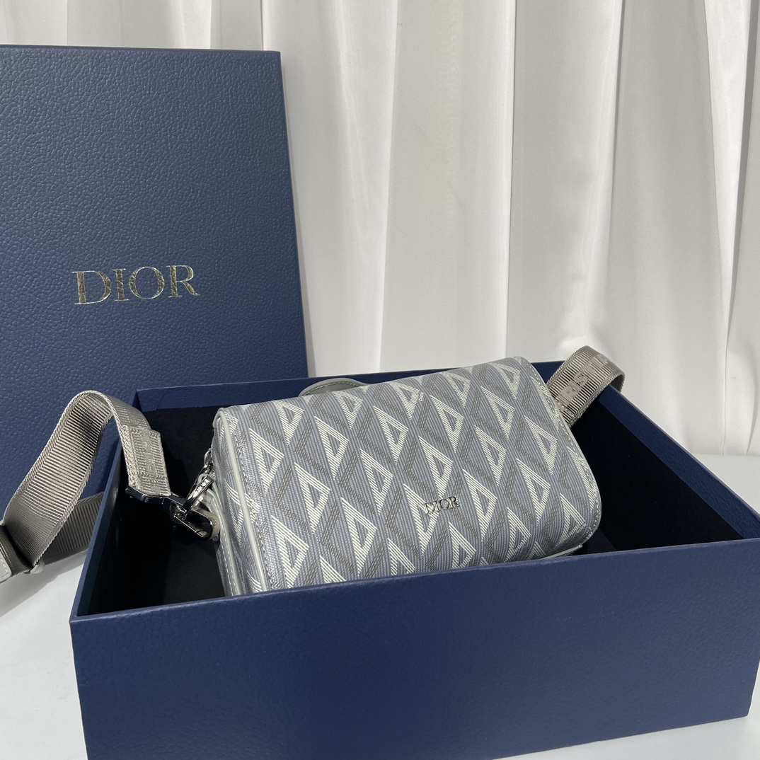 Túi Xách Nam Dior Lingot Màu Xám 9915