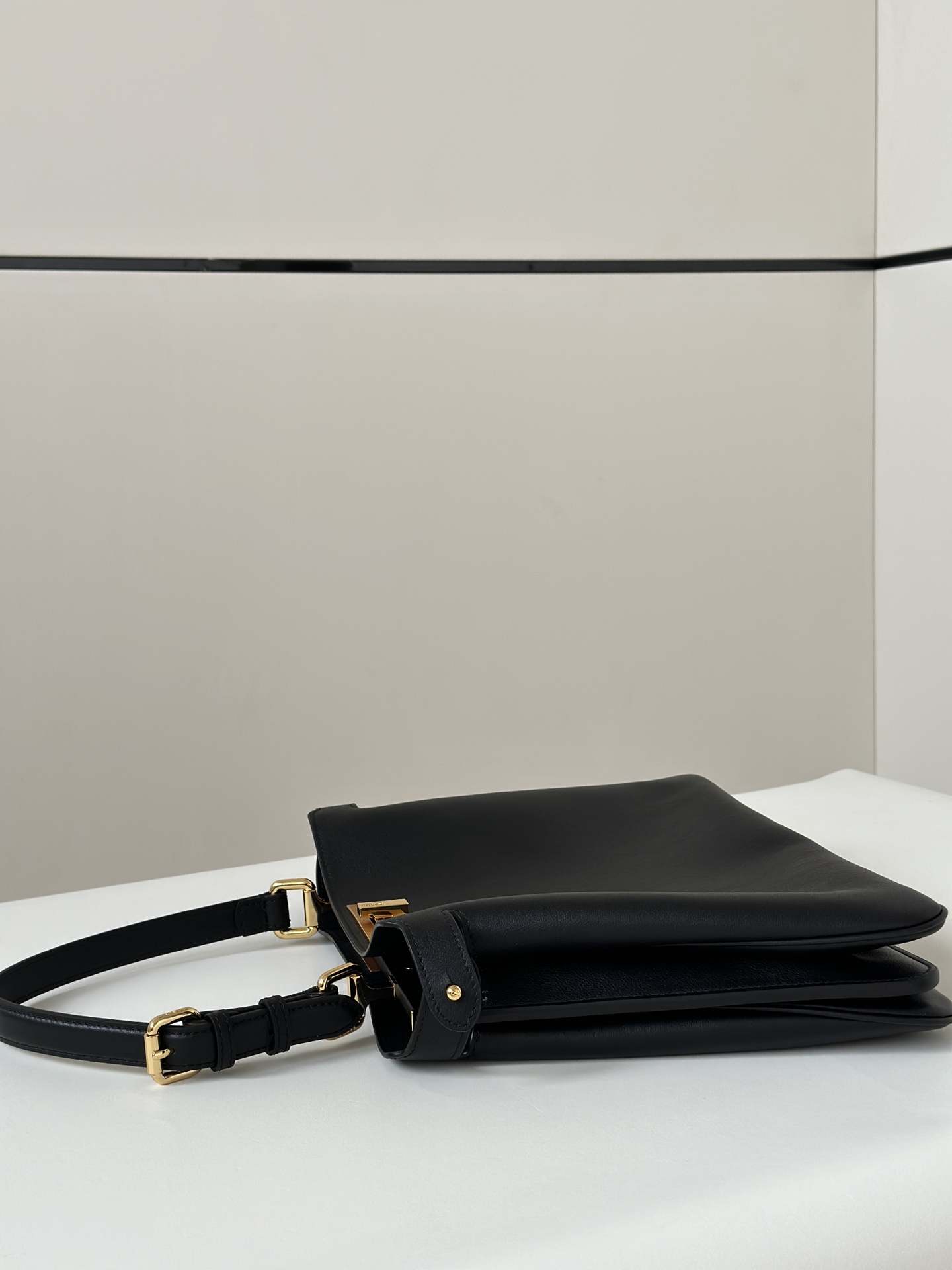 TÚI XÁCH NỮ FENDI 80172 MÀU ĐEN 