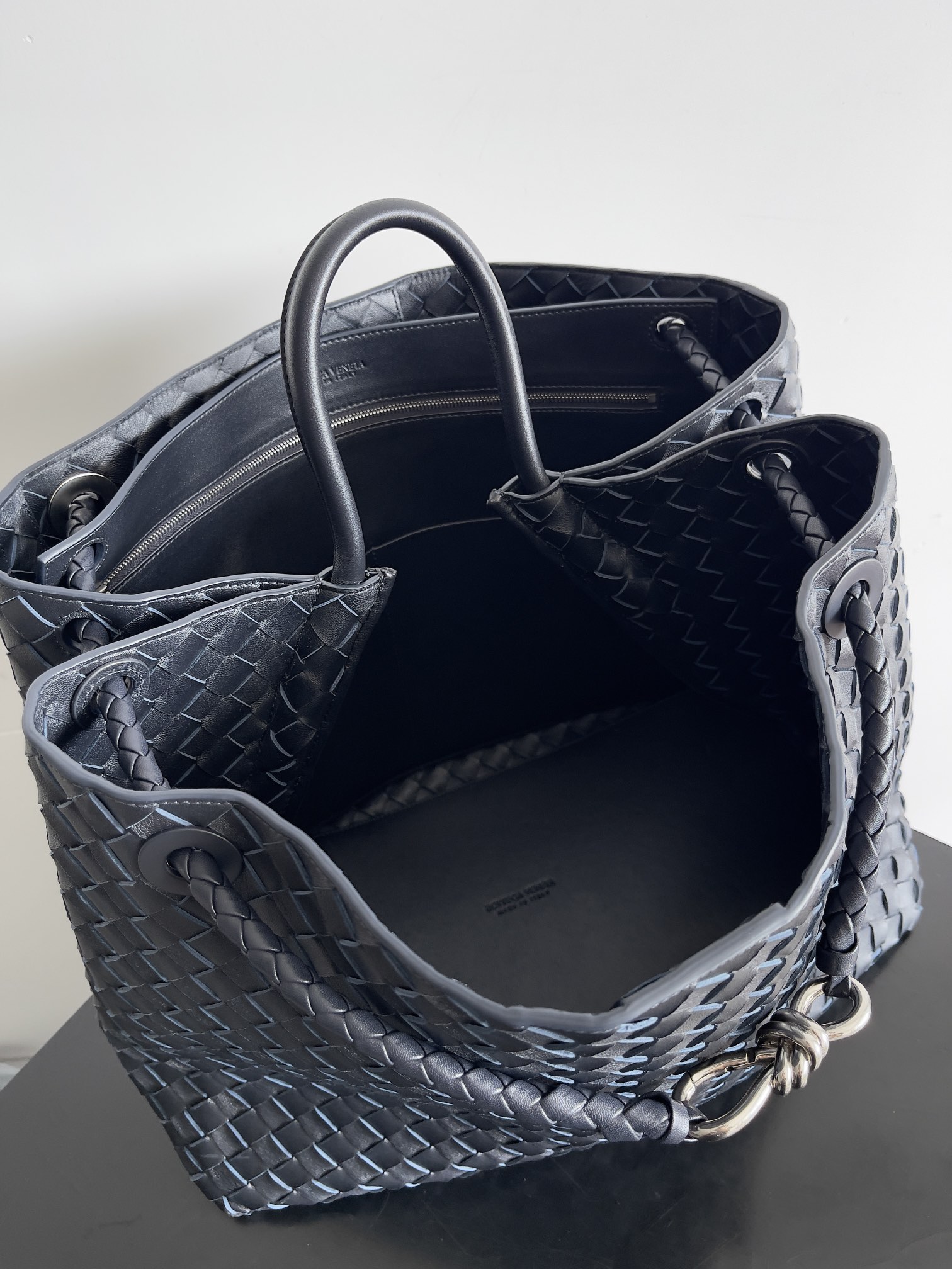 Túi xách nữ bottega veneta màu đen 743575
