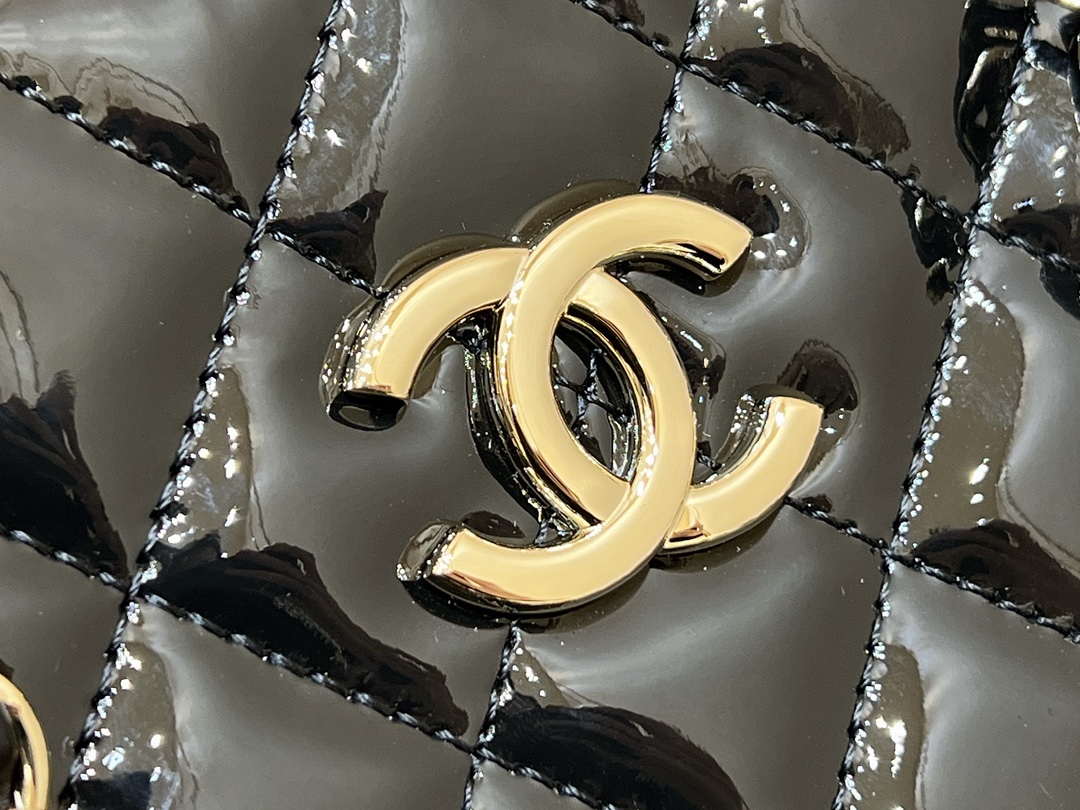 Túi Xách Chanel AS3969 Màu Đen Da Bóng