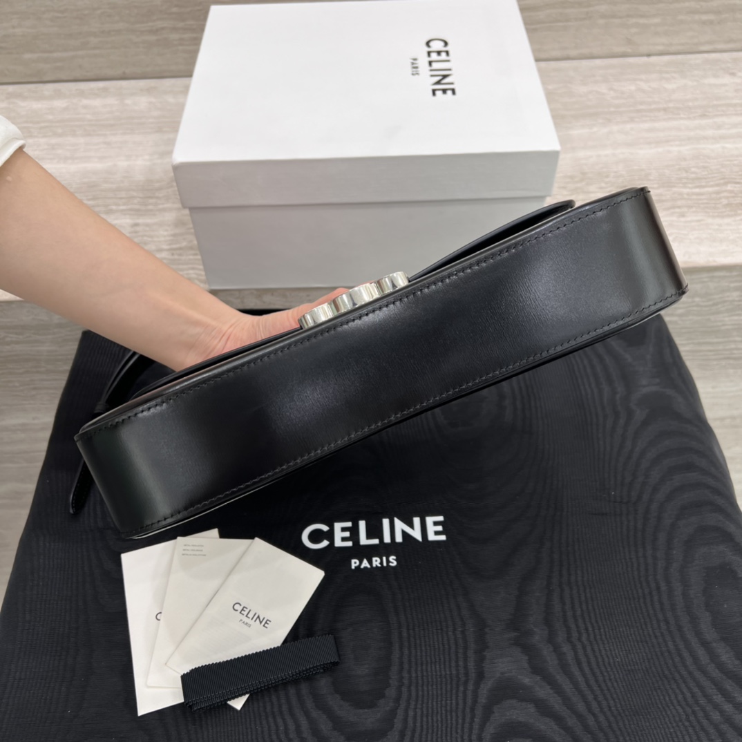 Túi Xách Celine Lola Triomphe 115532 Màu Đen 