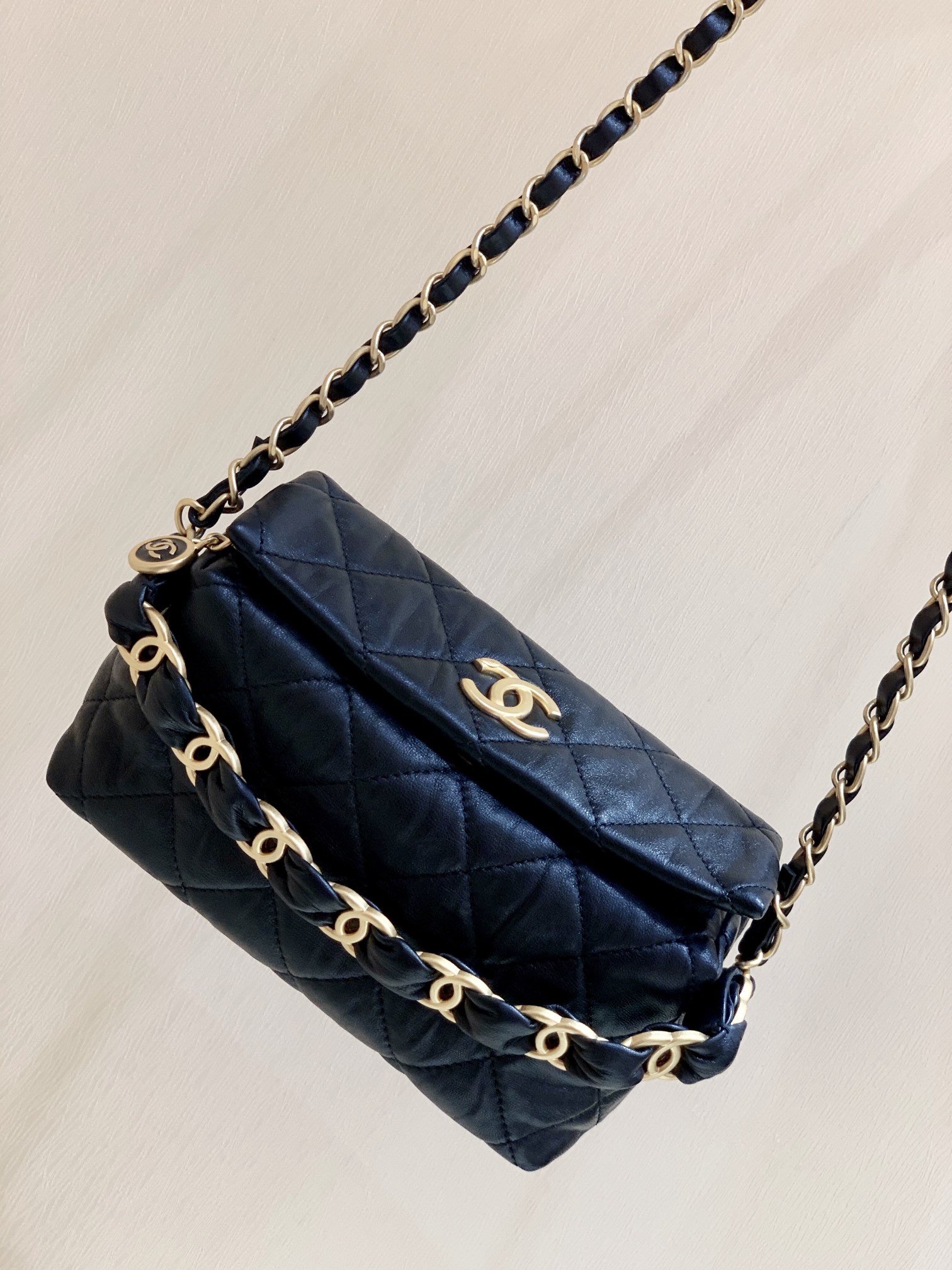 Túi Xách Chanel Small Hobo Bag Màu Đen AS2479