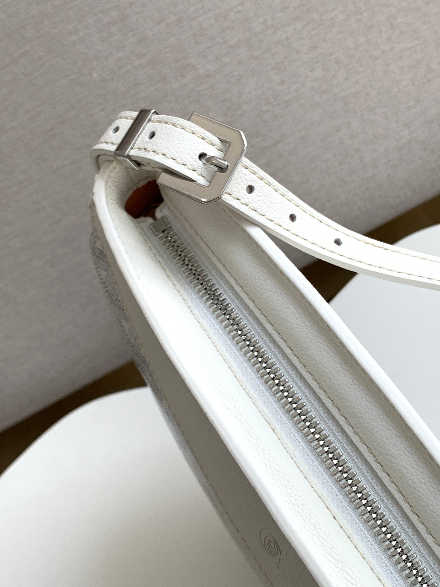  GOYARDINE 8219 (white)