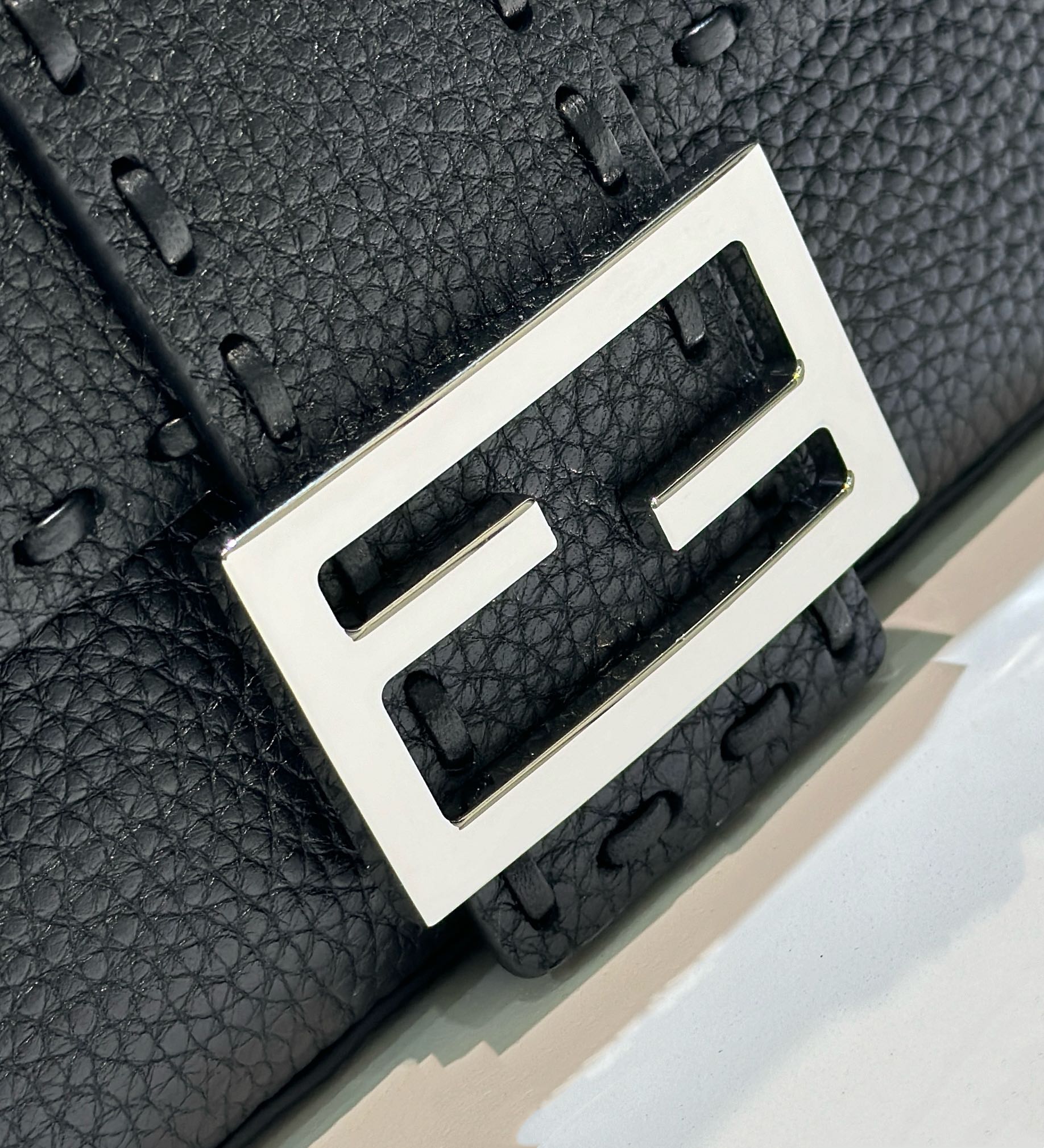 TÚI XÁCH NỮ FENDI 8610s