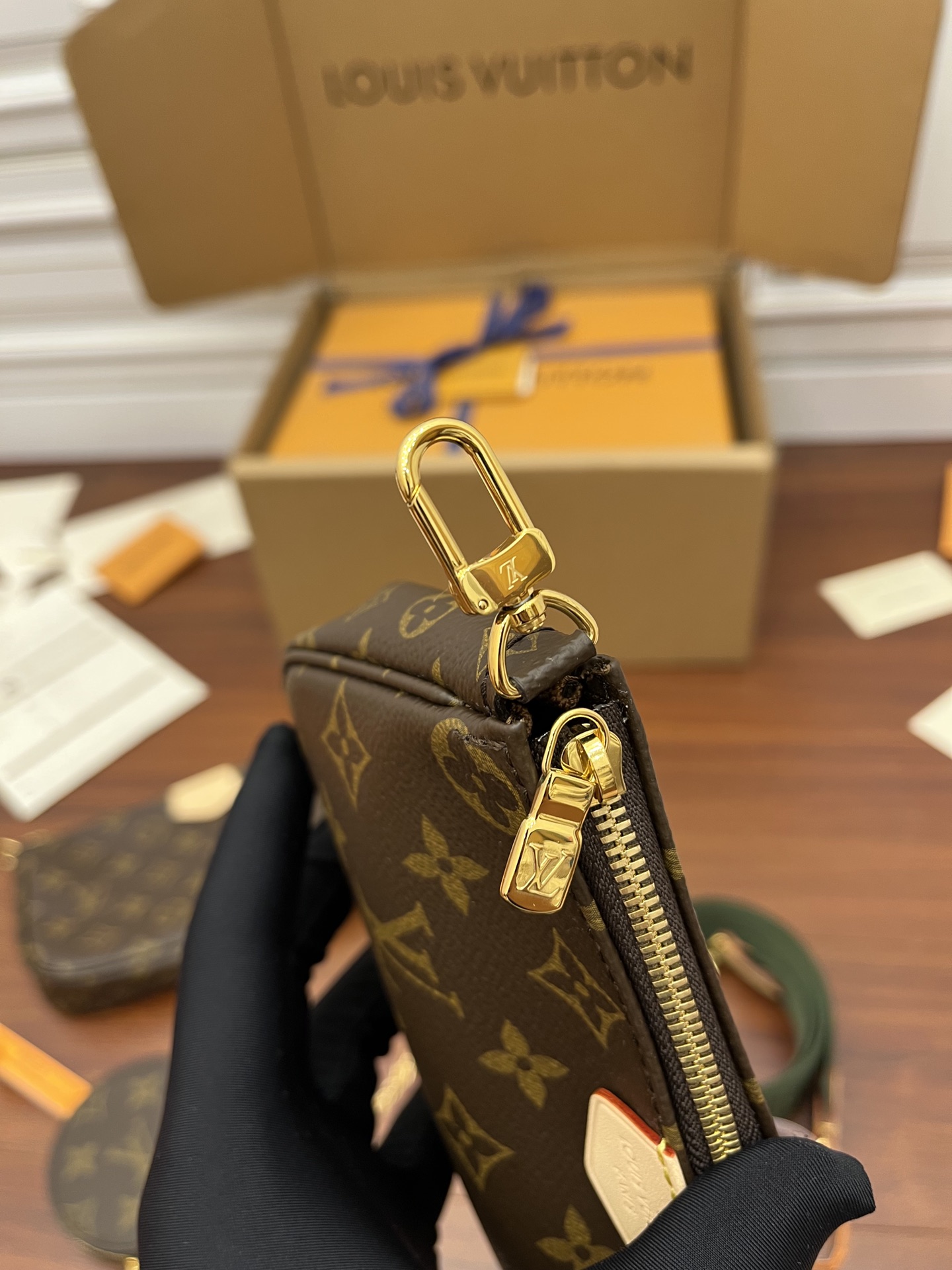 Túi Đeo Chéo Nữ Louis Vuitton LV Multi Pochette Accessoires M44813 Màu Xanh Rêu