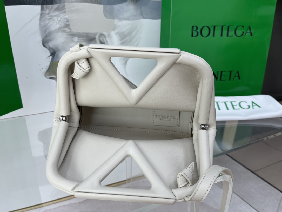 Bottega Veneta Poin6908 Màu Trắng 