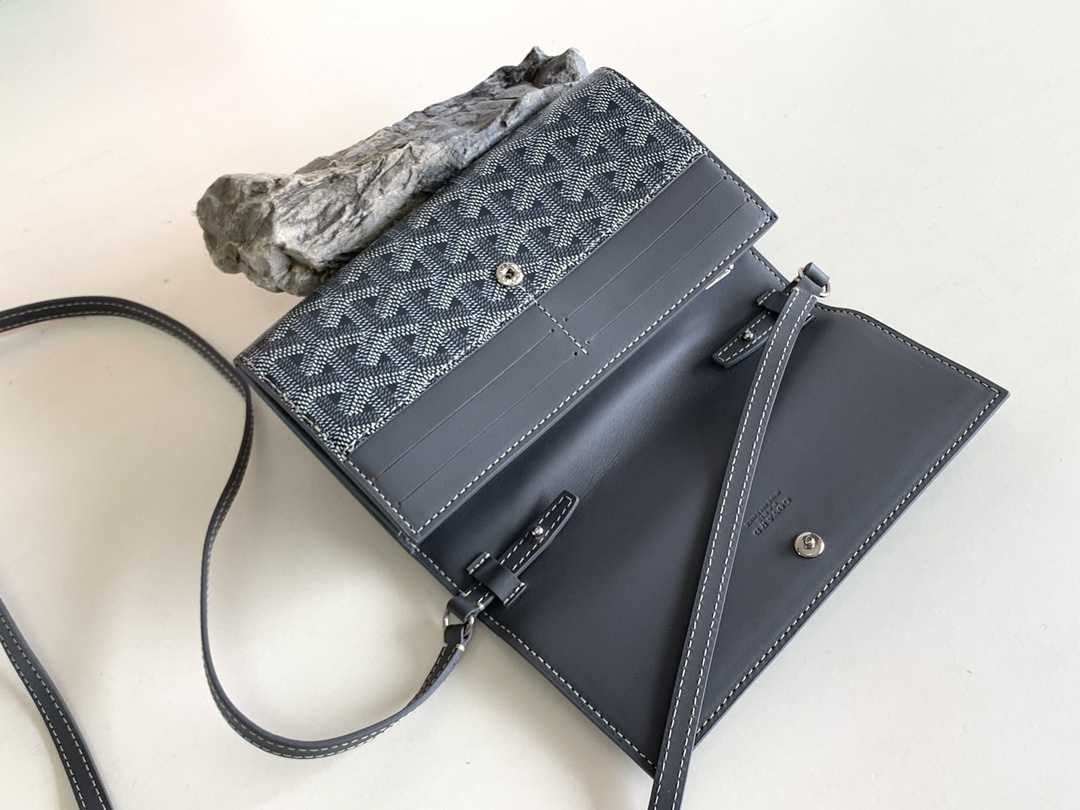 Goyard Varenne M8118 (grey)