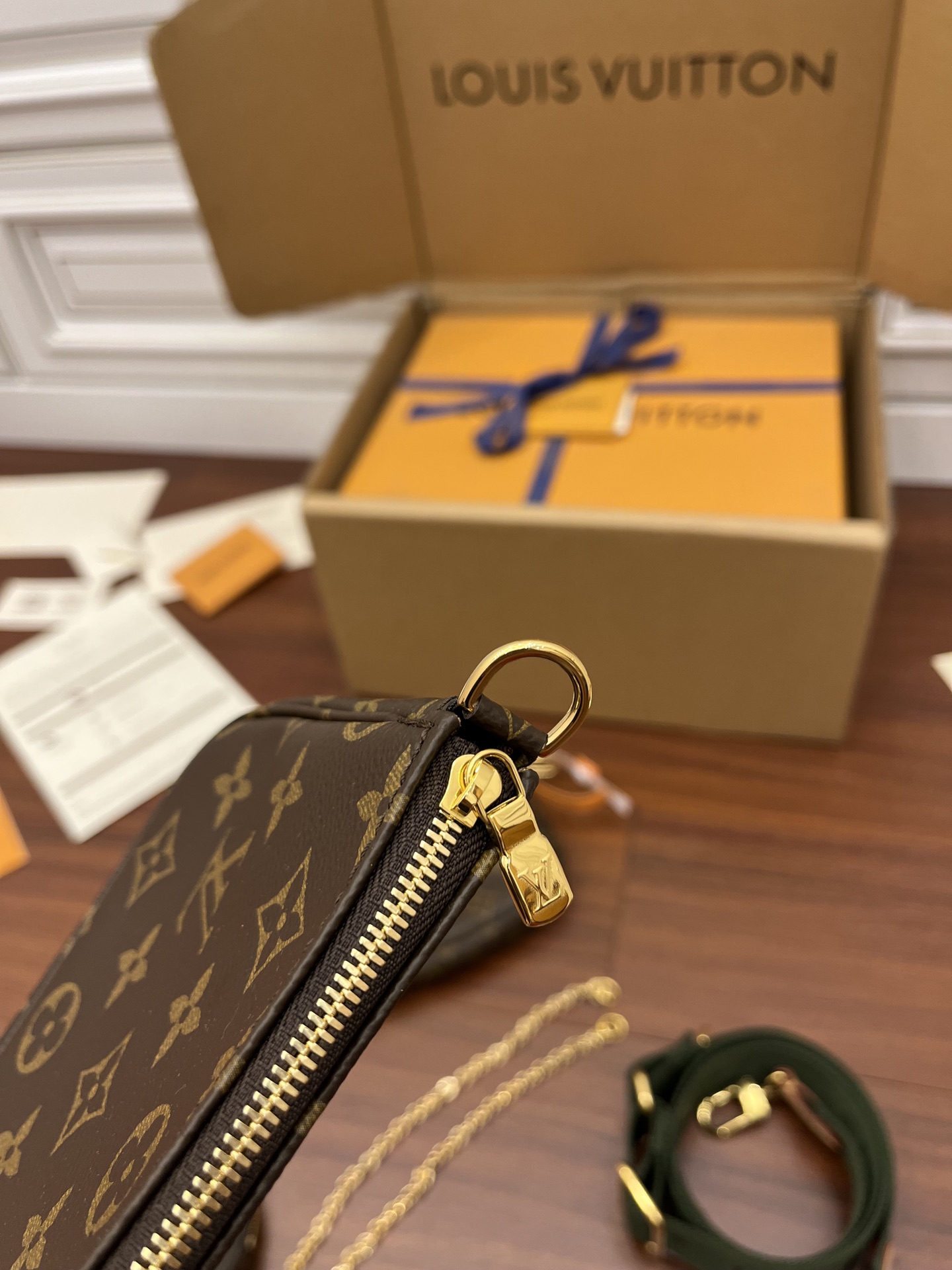 Túi Đeo Chéo Nữ Louis Vuitton LV Multi Pochette Accessoires M44813 Màu Xanh Rêu