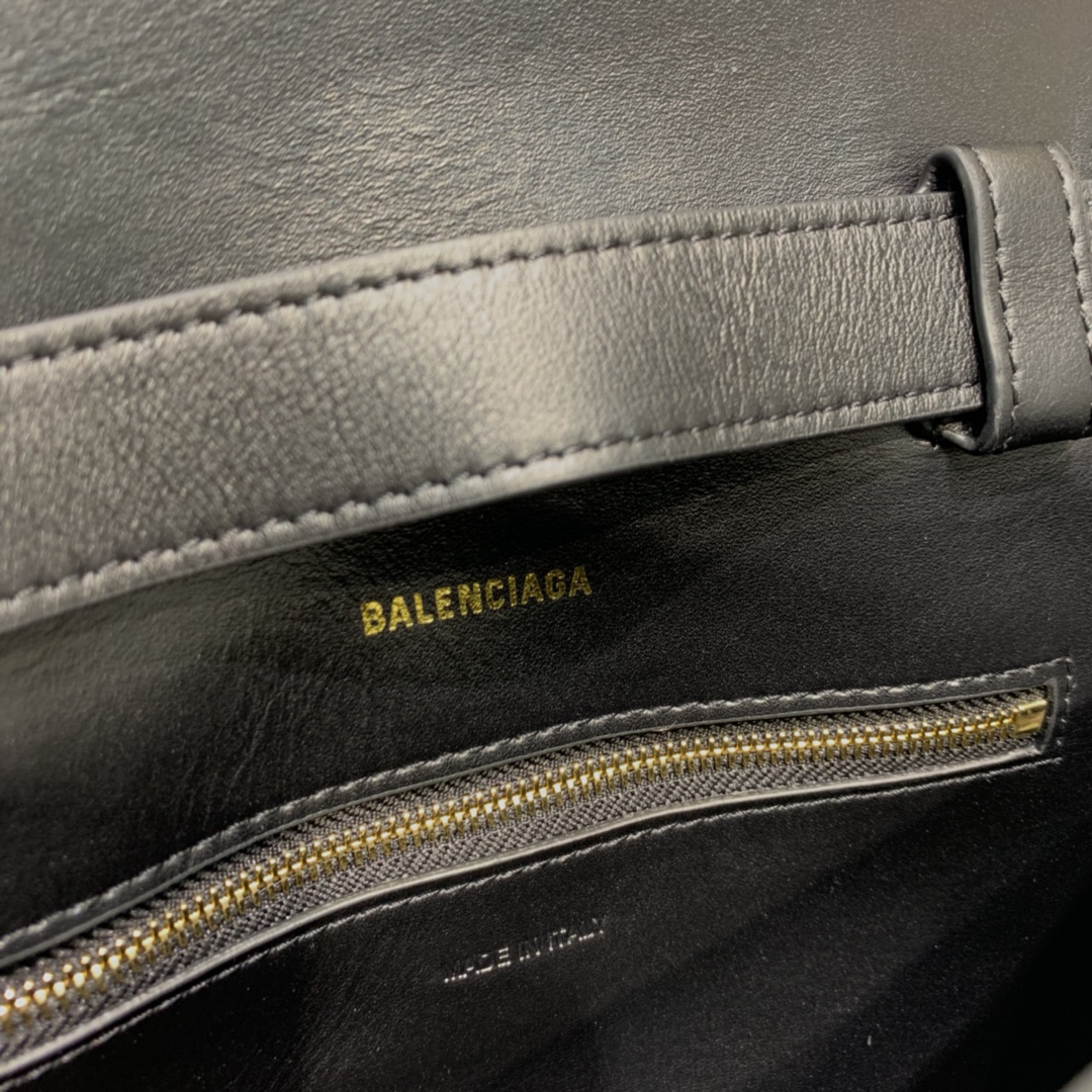 TÚI ĐEO NỮ BALENCIAGA 180609 MÀU ĐEN 