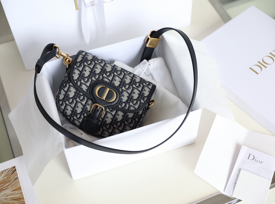 TÚI DIOR BOBBY MINI