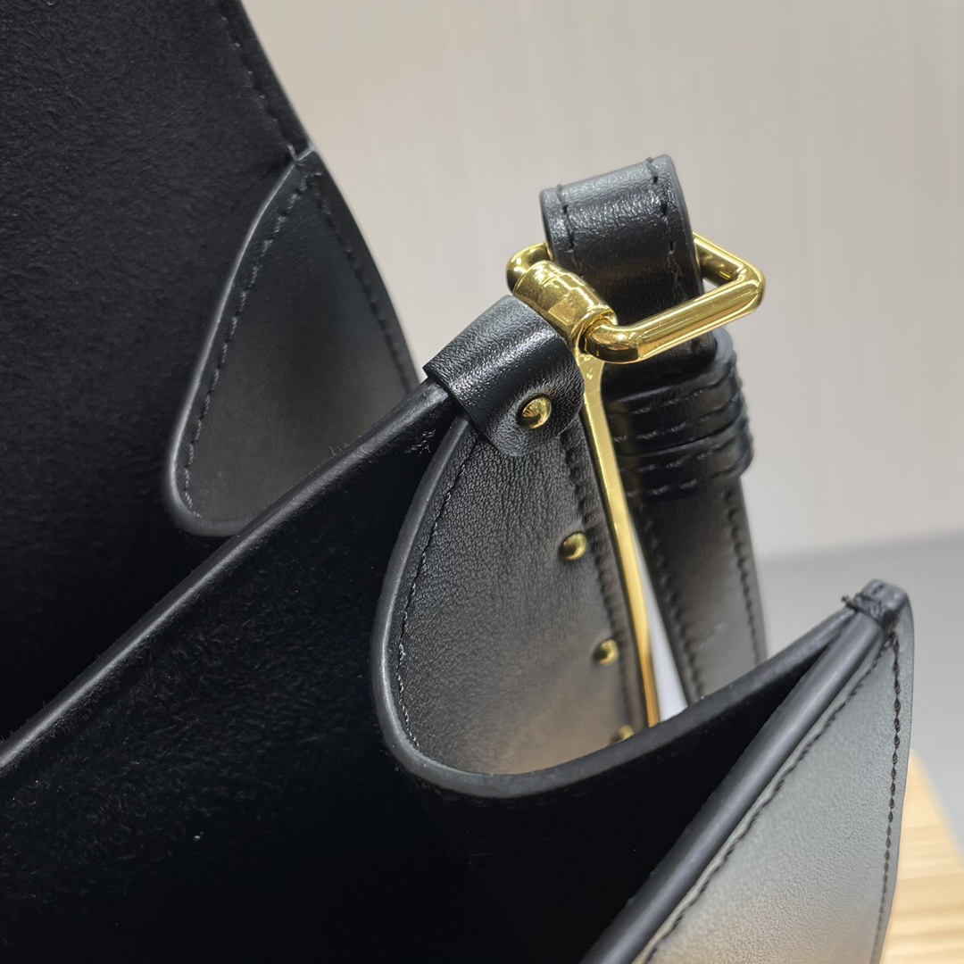 TÚI DIOR BOBBY FRAME MÀU ĐEN