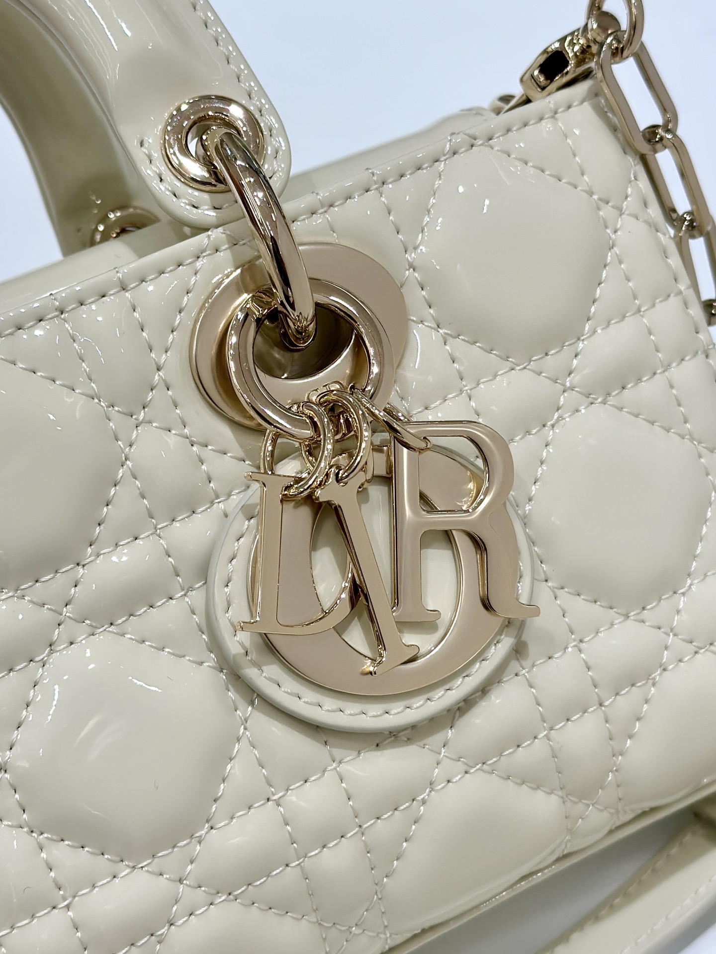 Túi Xách Tay Dior D-Joy Nữ Màu Trắng