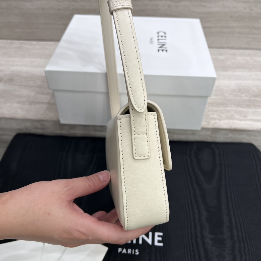 Túi Xách Celine Nữ Claude 194143 Màu Trắng 